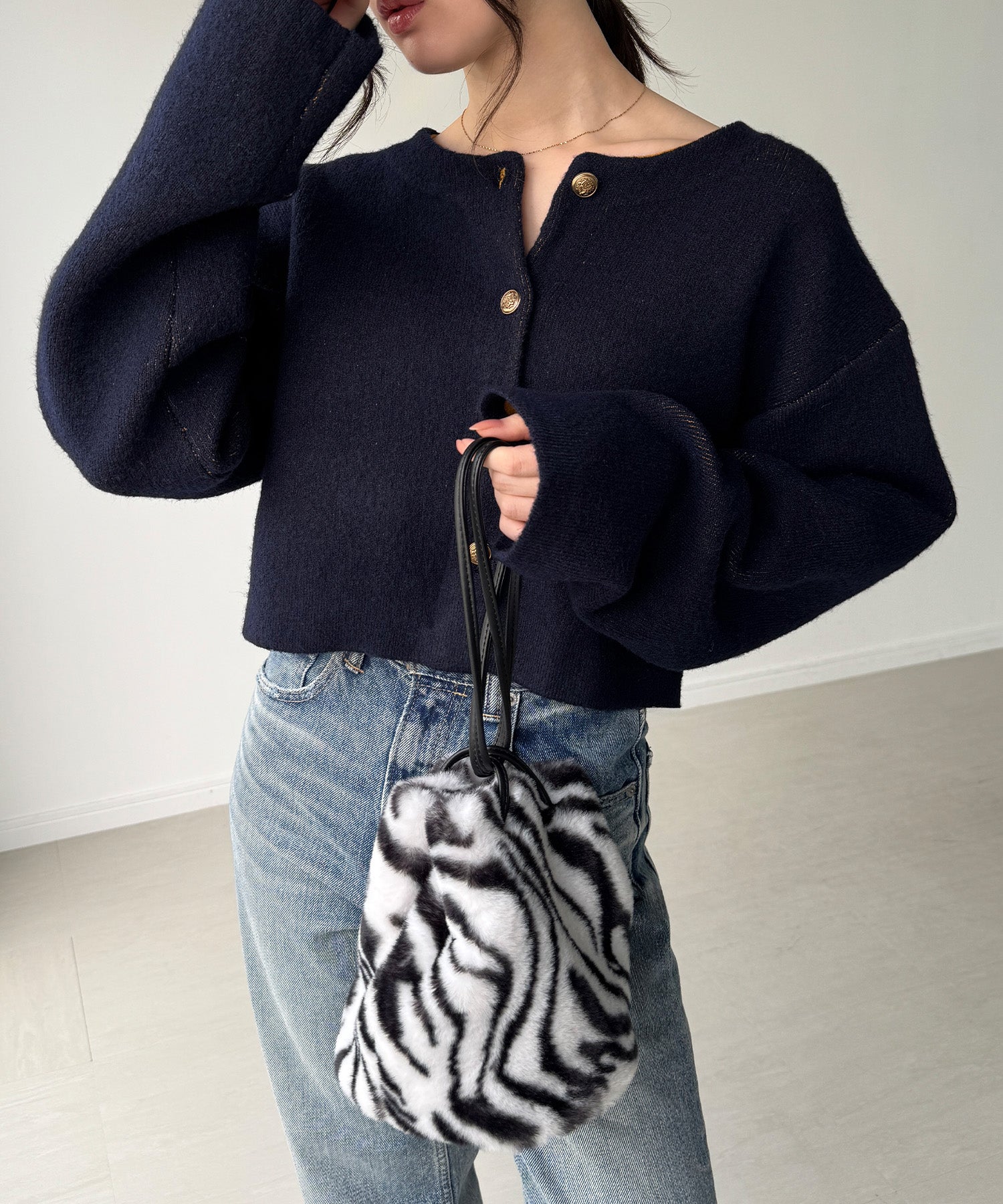 ジュノア JUNOAH 金釦裏配色ショートニットジャケット （ネイビー） ネイビー