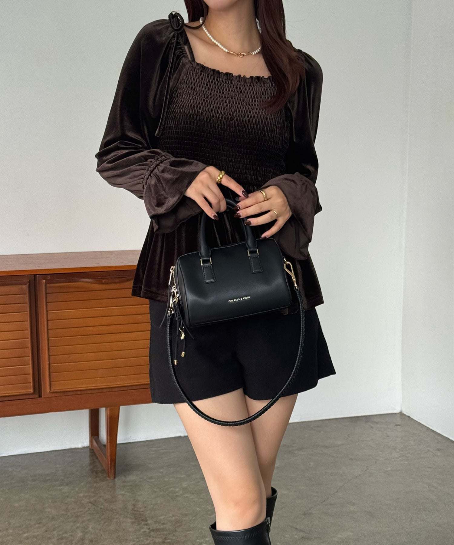 ジュノア JUNOAH シャーリングベロア肩リボンブラウス （ダークブラウン） ダークブラウン