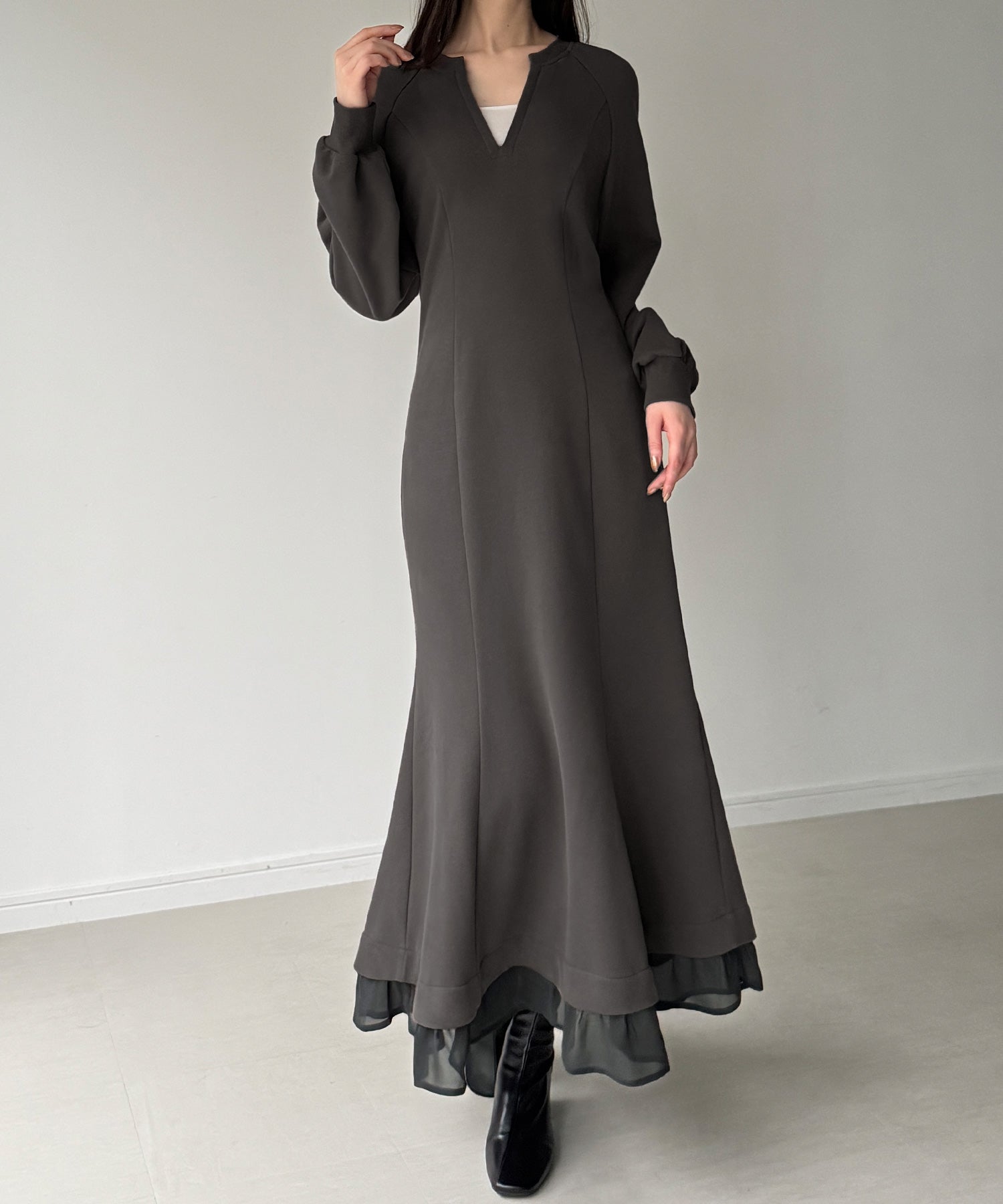 ジュノア JUNOAH 裏起毛レイヤードデザインマーメイドワンピース （チャコール） チャコール