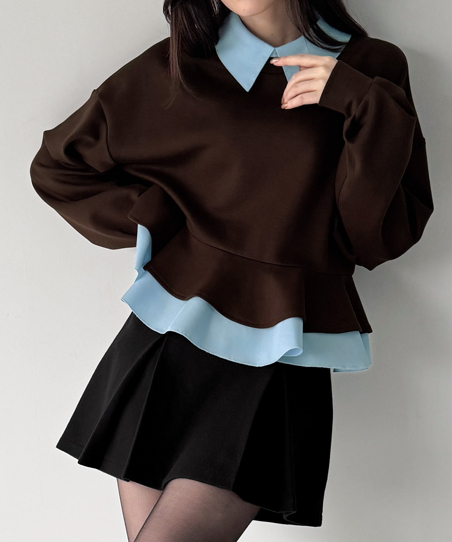 ジュノア JUNOAH フリルレイヤードスウェット （ブラウン） ブラウン