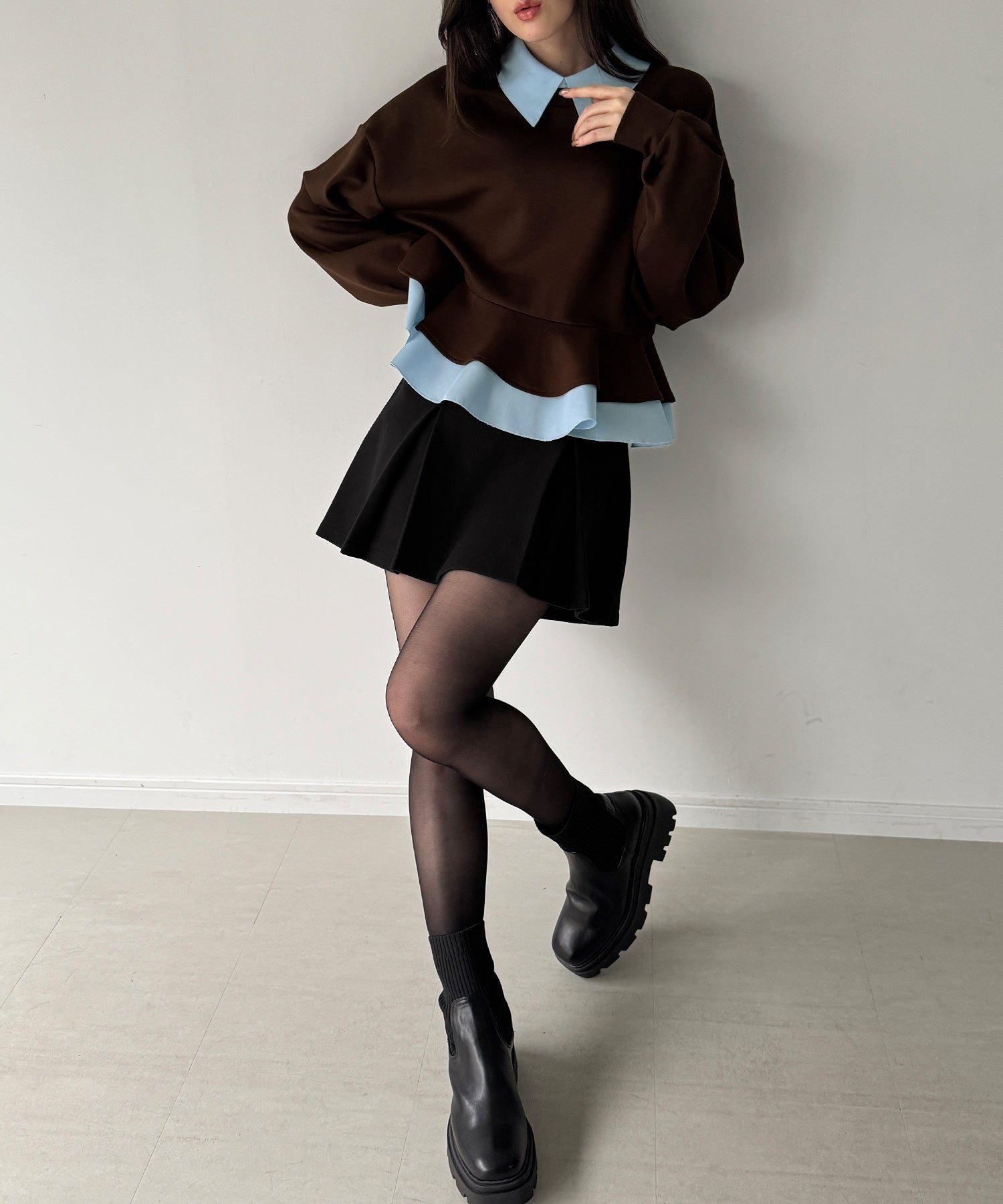 ジュノア JUNOAH フリルレイヤードスウェット （ブラウン） ブラウン