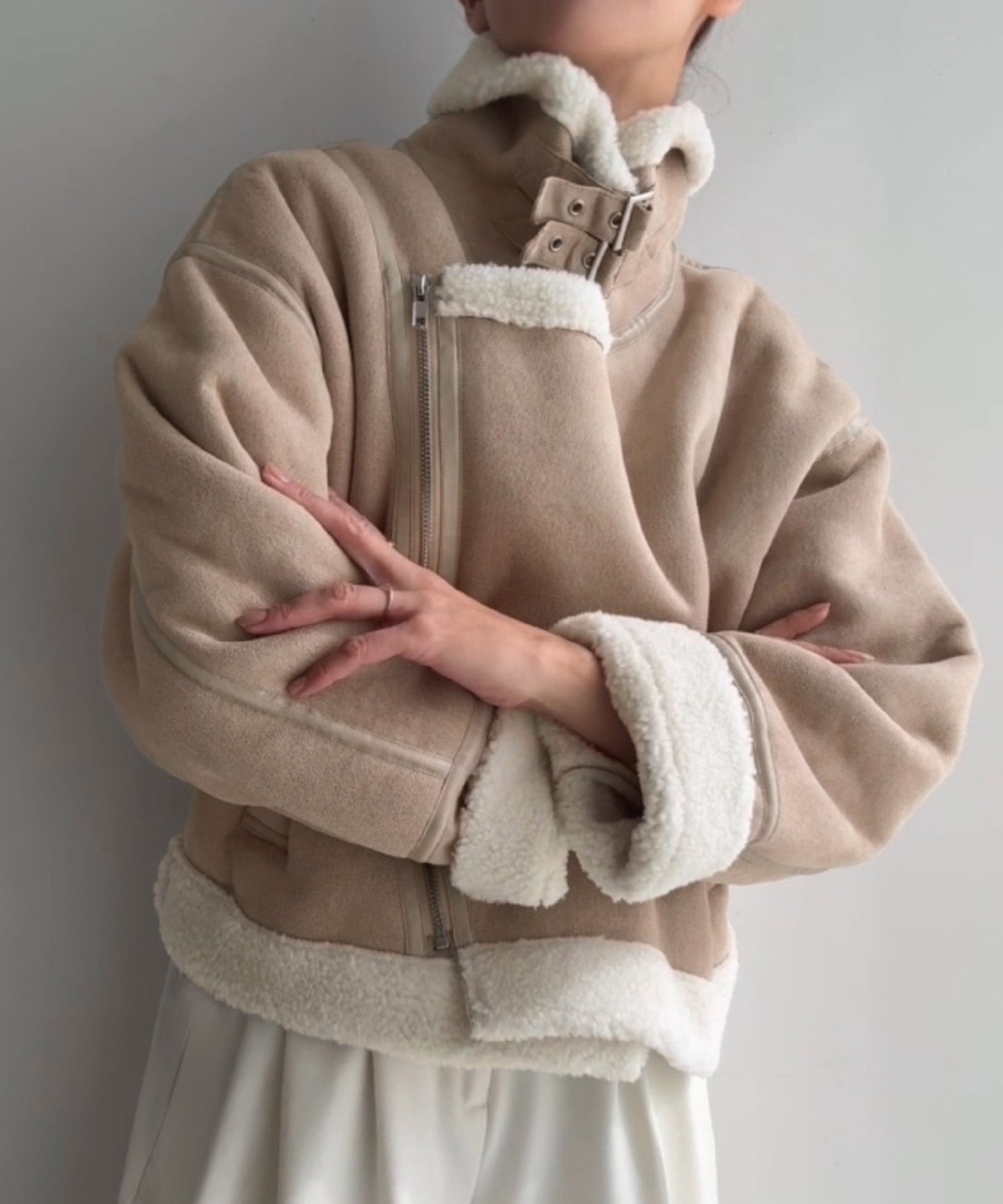 ジュノア JUNOAH ボアフェイクムートン （グレージュ） グレージュ