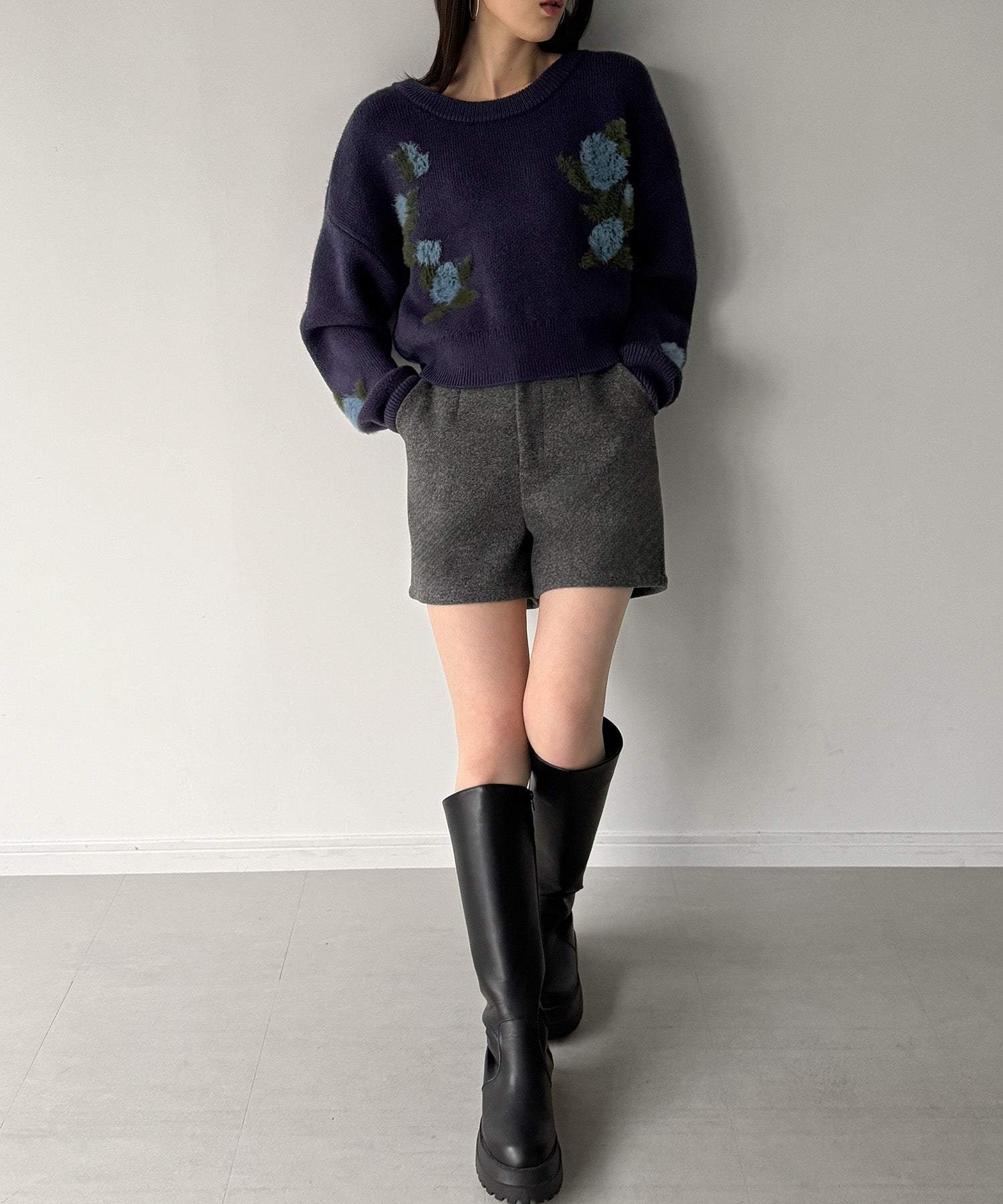 ジュノア JUNOAH 花柄ジャガードショートニット （ネイビー） ネイビー