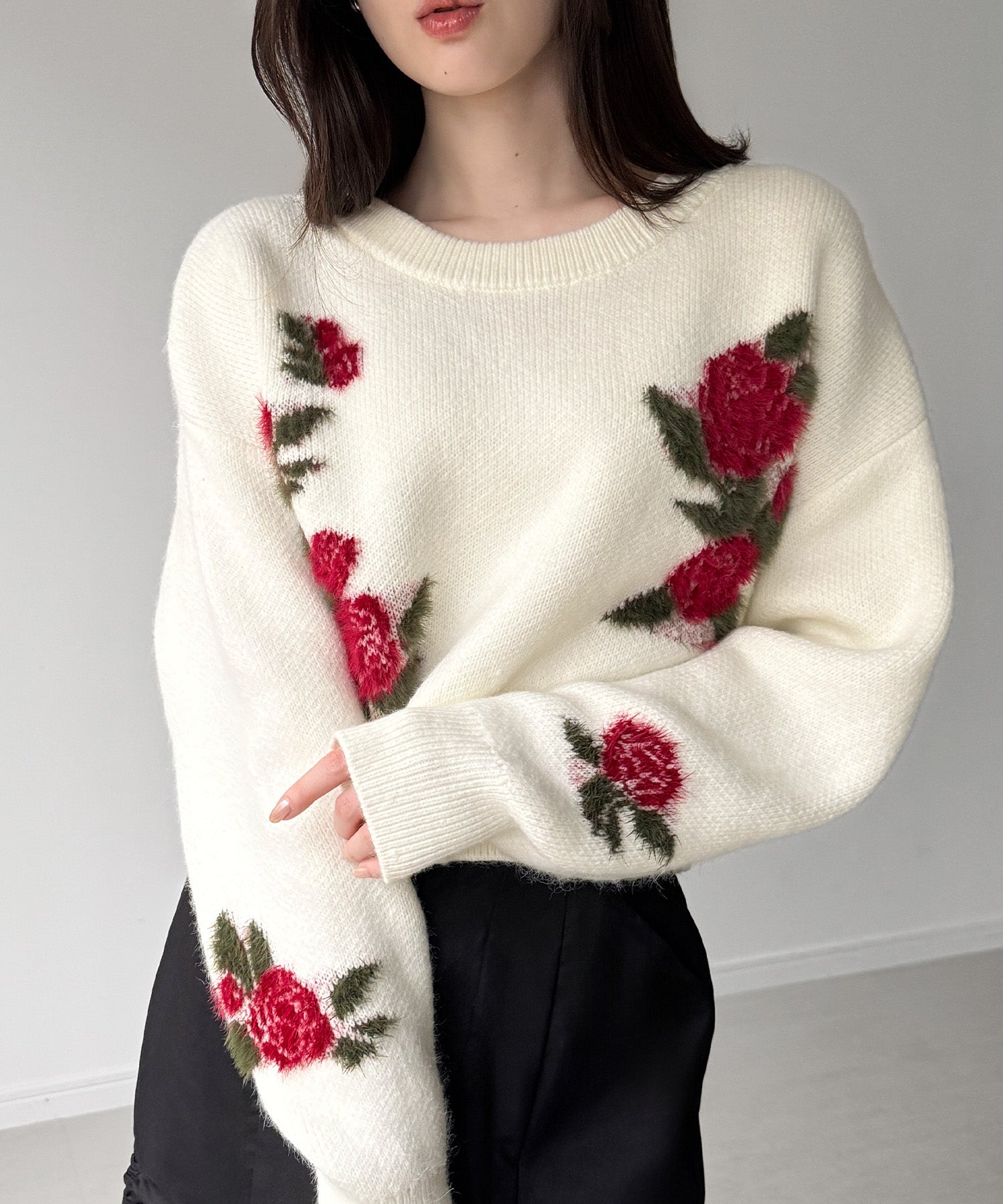 ジュノア JUNOAH 花柄ジャガードショートニット （アイボリー） アイボリー