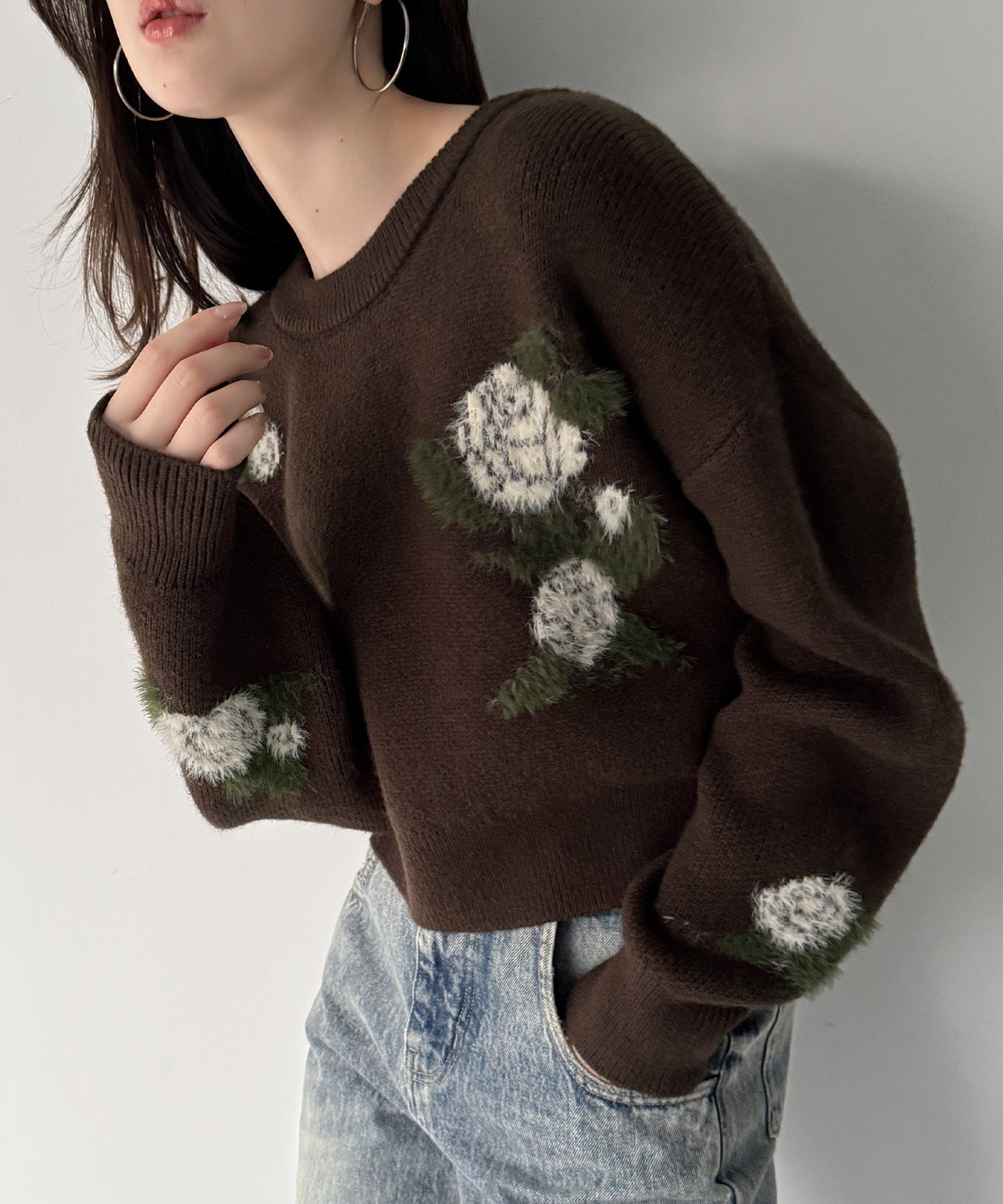 ジュノア JUNOAH 花柄ジャガードショートニット （ダークブラウン） ダークブラウン