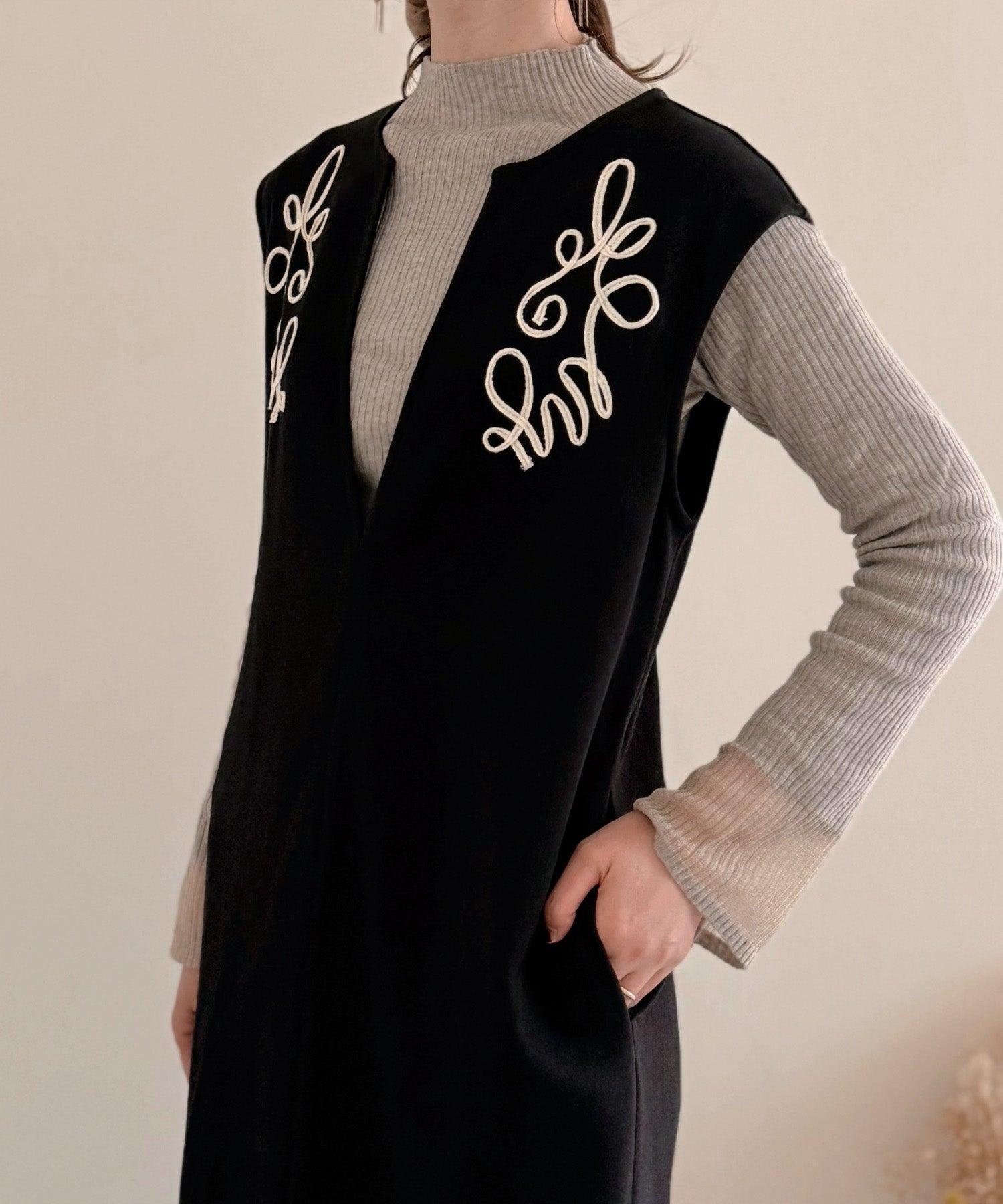 ジュノア JUNOAH コード刺繍キーネックワンピース （ブラック） ブラック