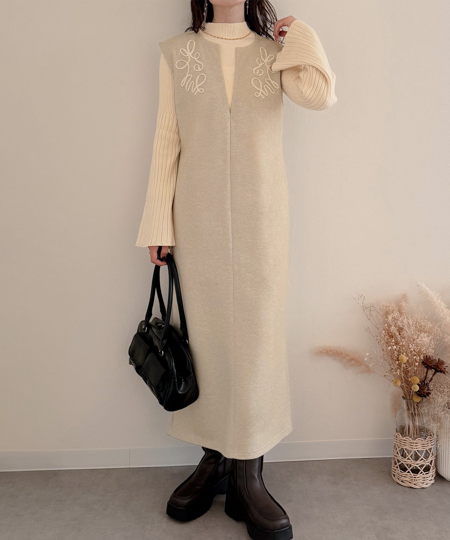 ジュノア JUNOAH コード刺繍キーネックワンピース （ライトベージュ） ライトベージュ