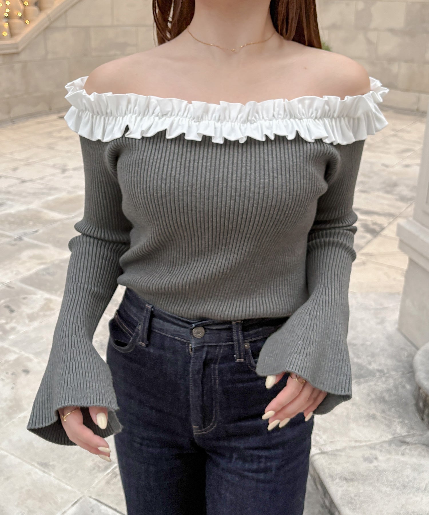 ジュノア JUNOAH フリルニットトップス （グレー） グレー