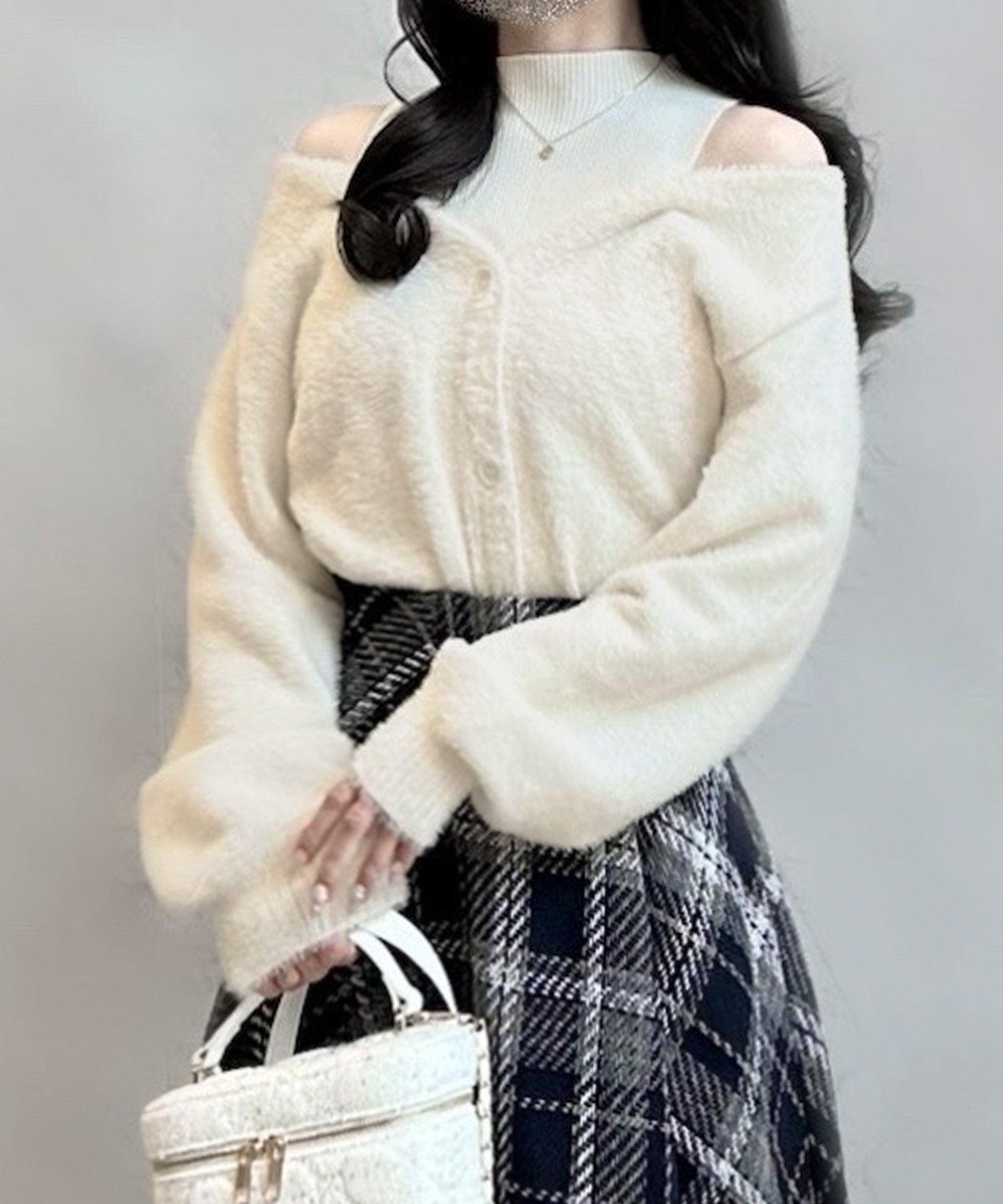 ジュノア JUNOAH シャギードッキングショートニットトップス （アイボリー） アイボリー