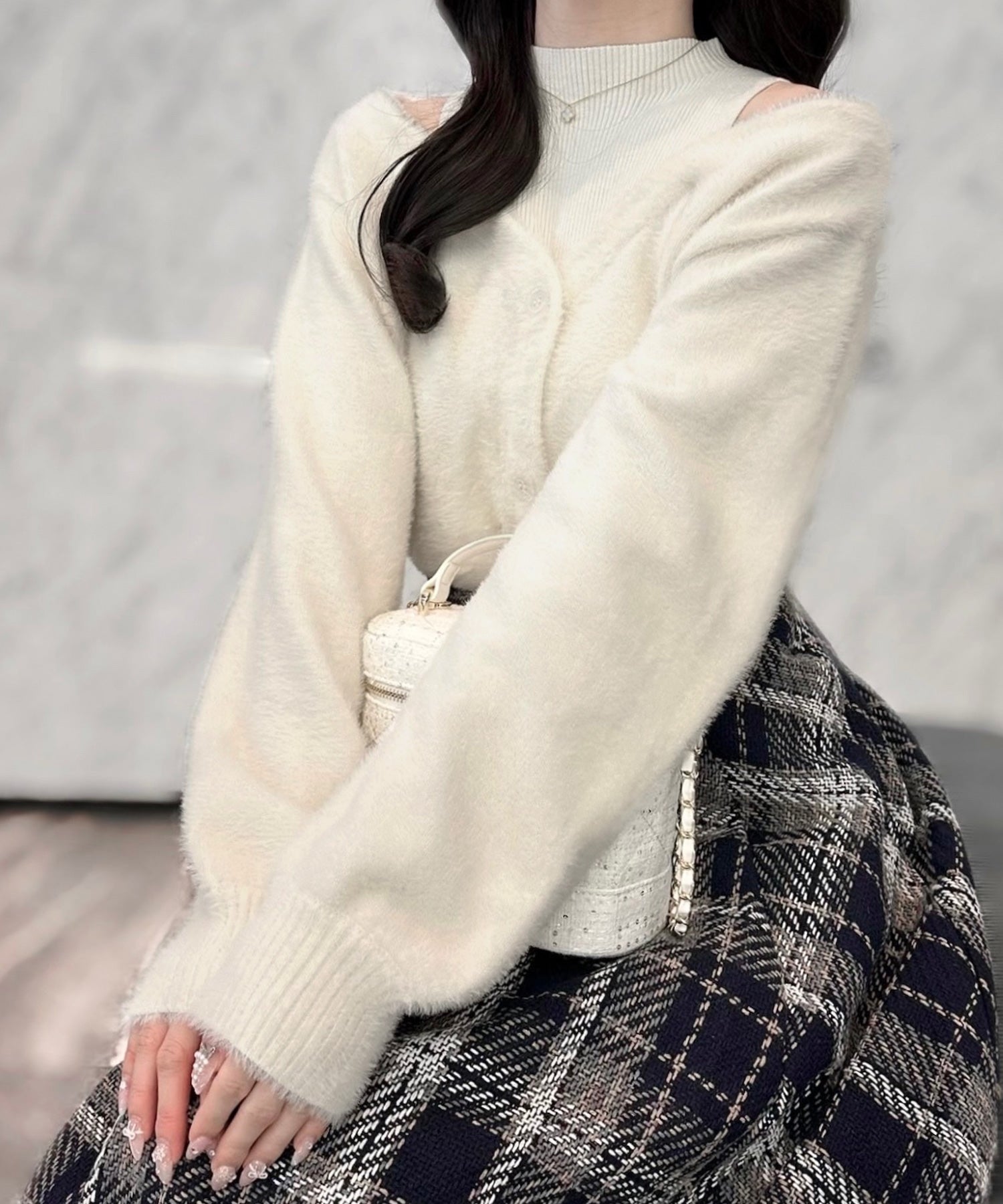 ジュノア JUNOAH シャギードッキングショートニットトップス （アイボリー） アイボリー