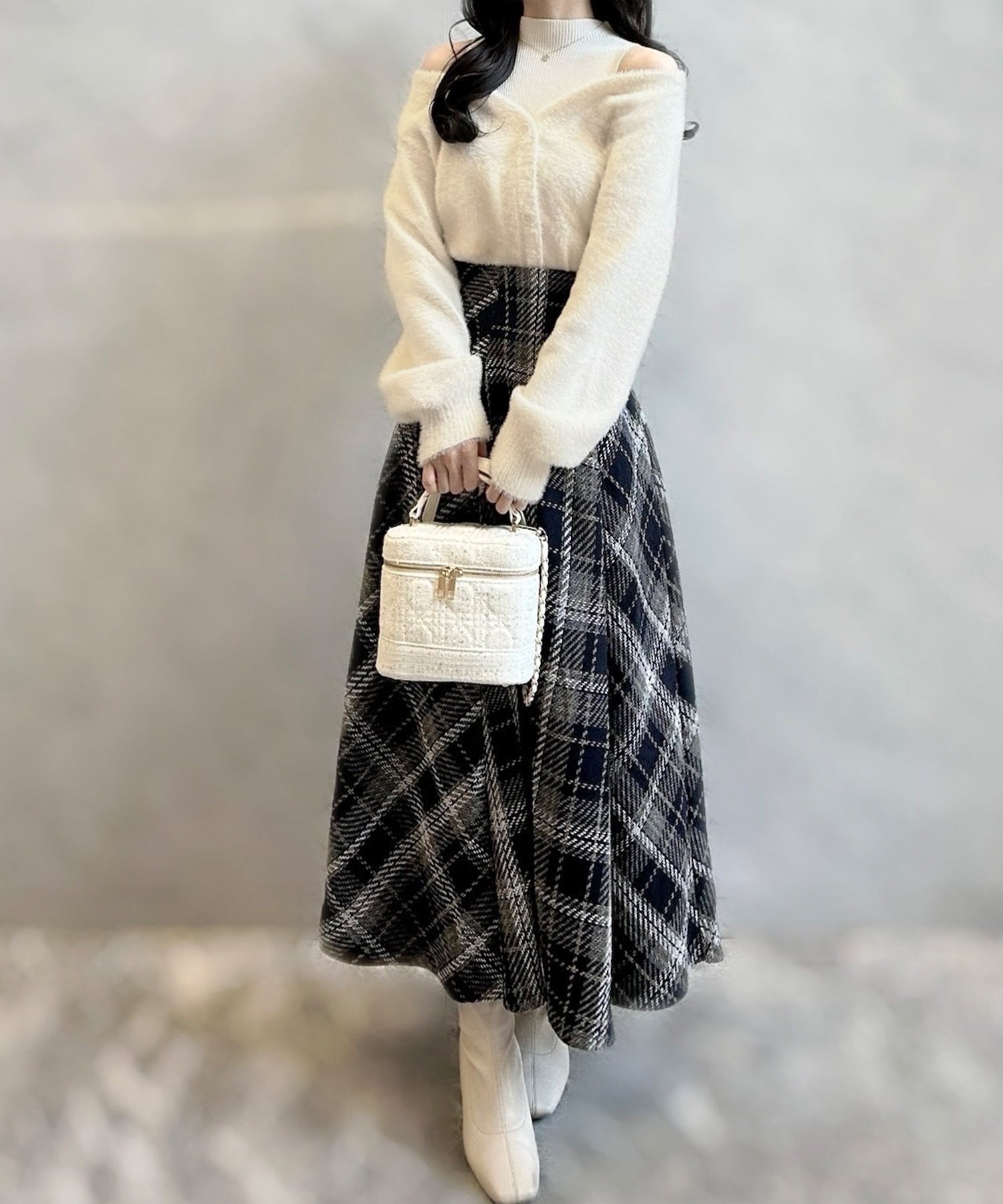 ジュノア JUNOAH シャギードッキングショートニットトップス （アイボリー） アイボリー