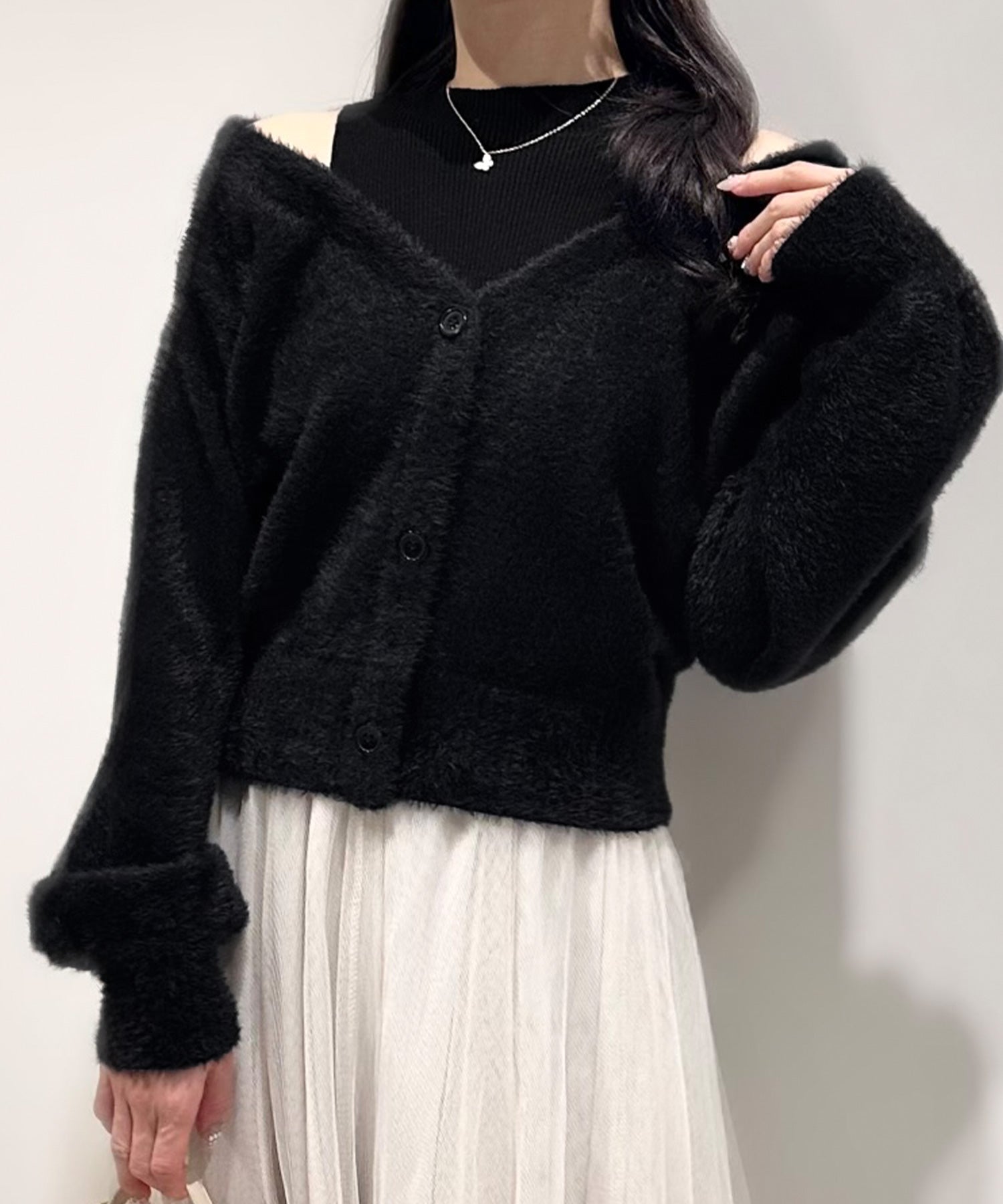 ジュノア JUNOAH シャギードッキングショートニットトップス （ブラック） ブラック