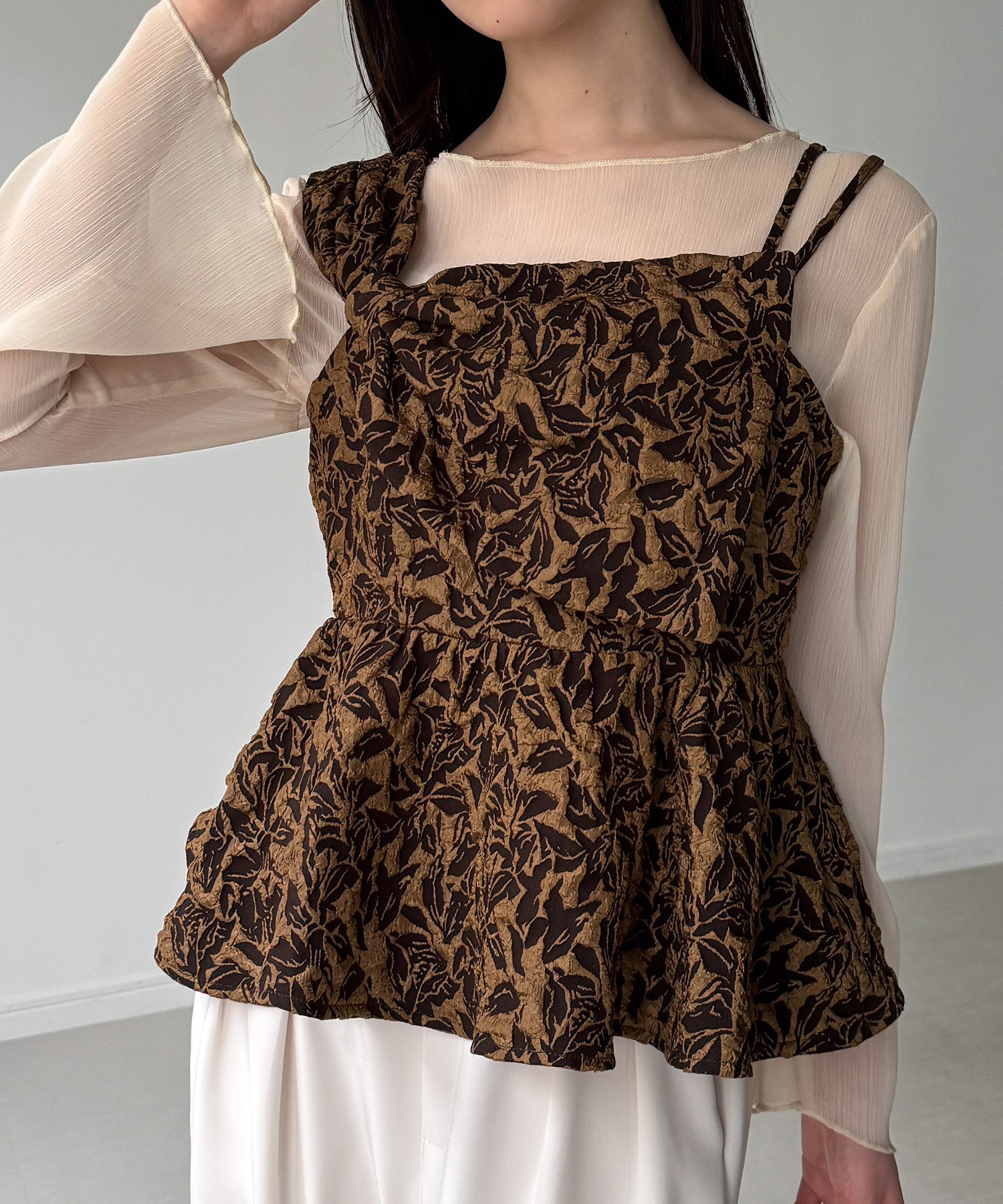 ジュノア JUNOAH ビッグリボンジャガードキャミソール （ブラウン） ブラウン