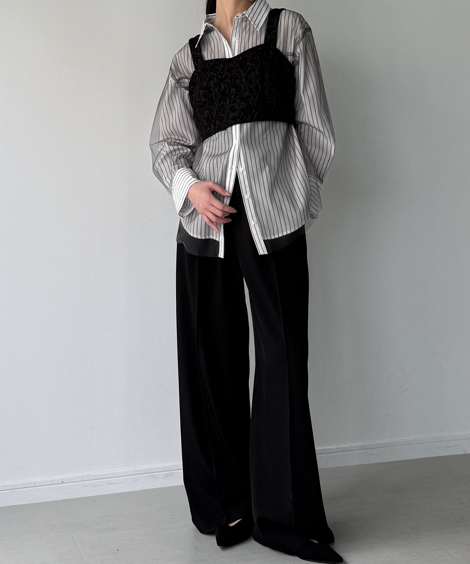 ジュノア JUNOAH チュールレイヤードストライプシャツ （グレー） グレー