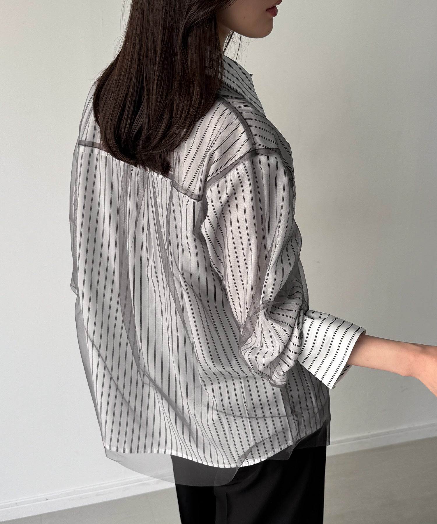 ジュノア JUNOAH チュールレイヤードストライプシャツ （グレー） グレー