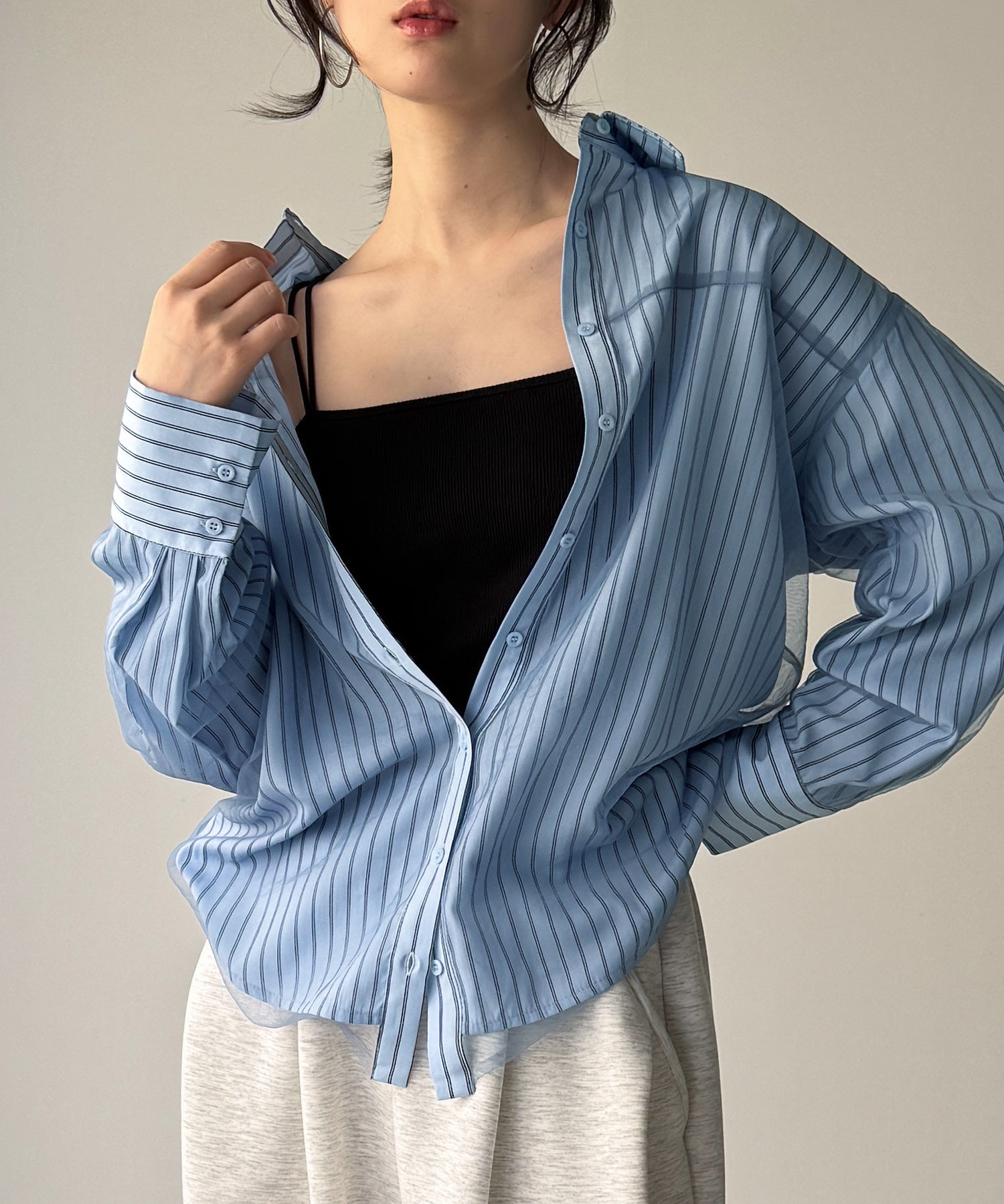 ジュノア JUNOAH チュールレイヤードストライプシャツ （ブルー） ブルー