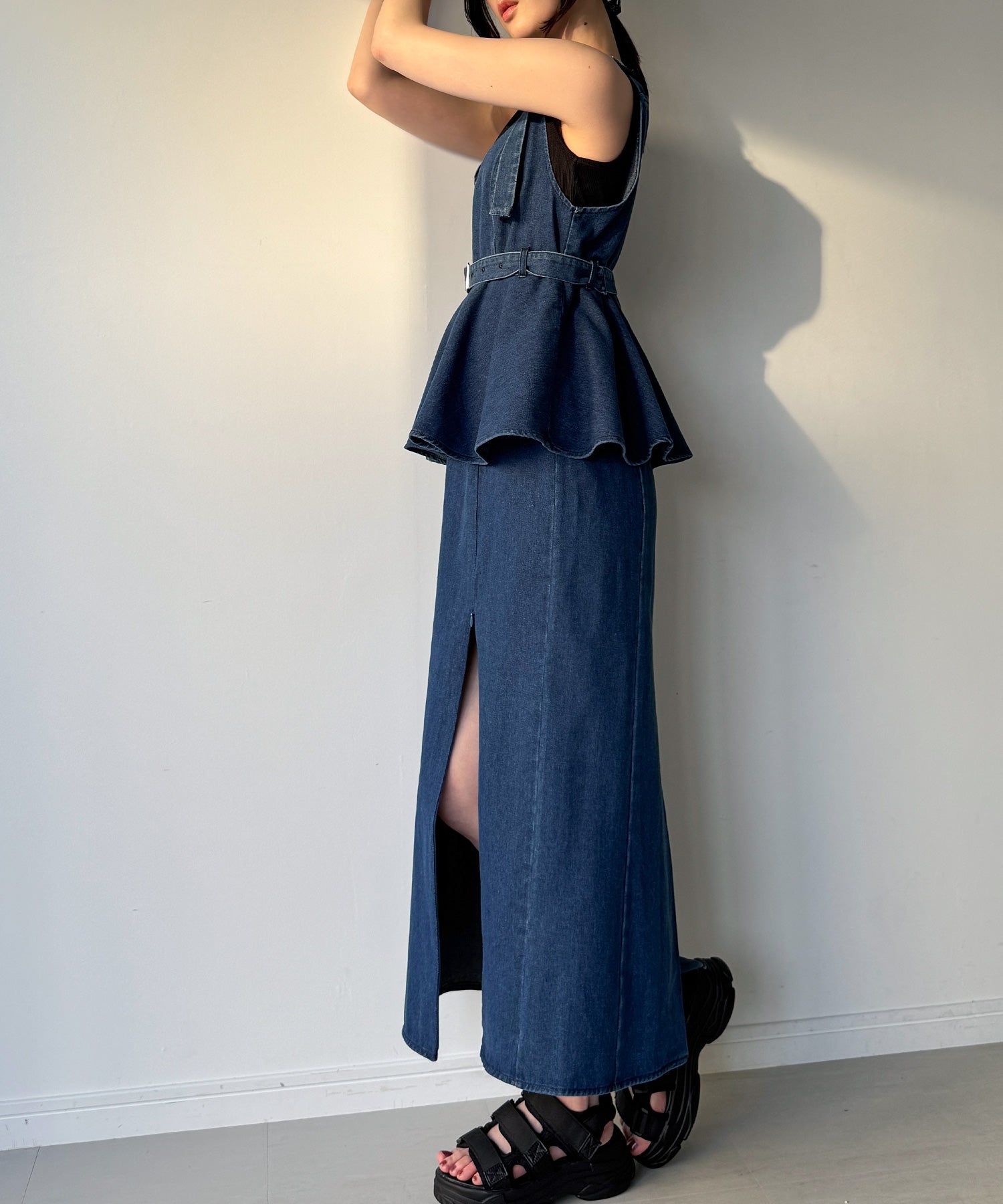 ジュノア JUNOAH デニムVネックペプラムキャミワンピース （ブルー） ブルー