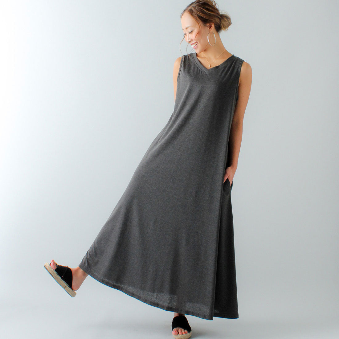 ジュノア JUNOAH Aラインノースリーブマキシ丈ワンピース,ダークグレー