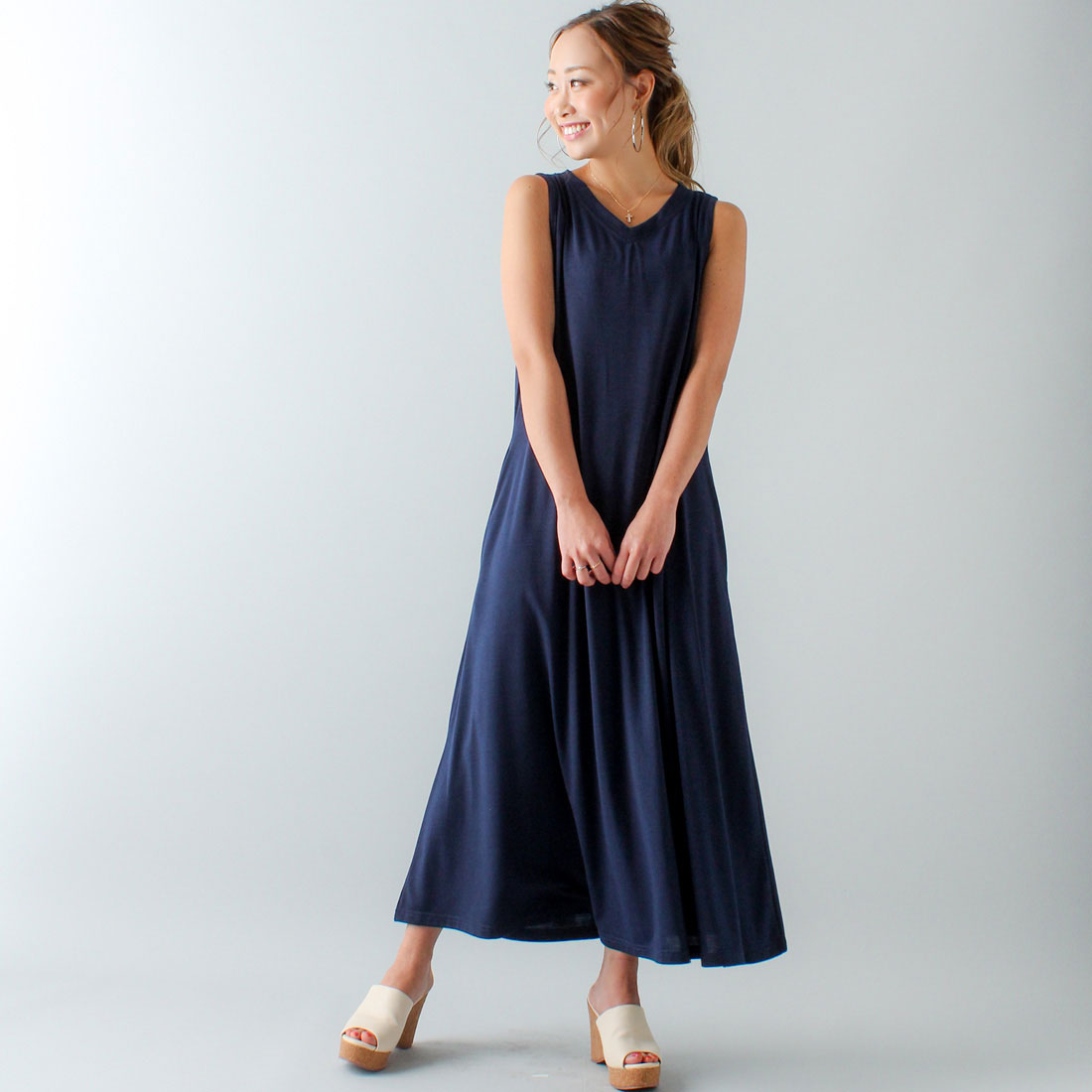 ジュノア JUNOAH Aラインノースリーブマキシ丈ワンピース