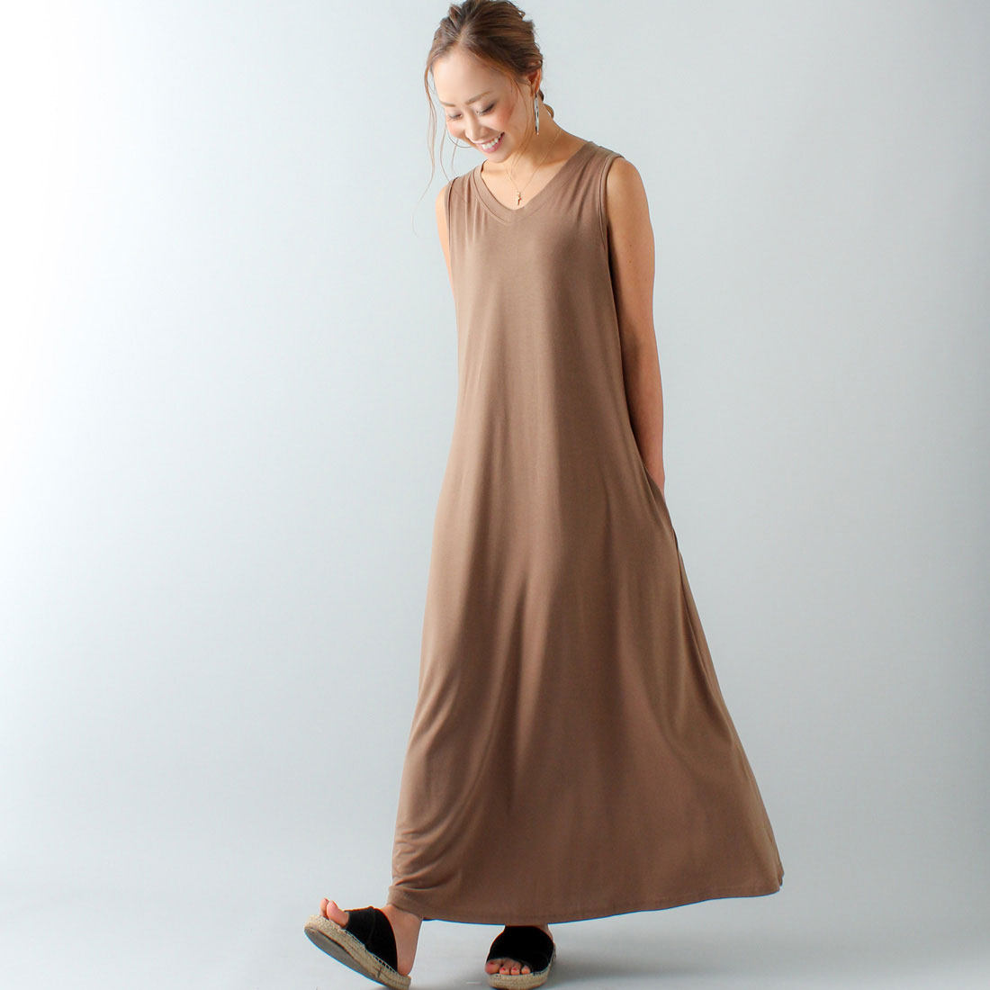 ジュノア JUNOAH Aラインノースリーブマキシ丈ワンピース