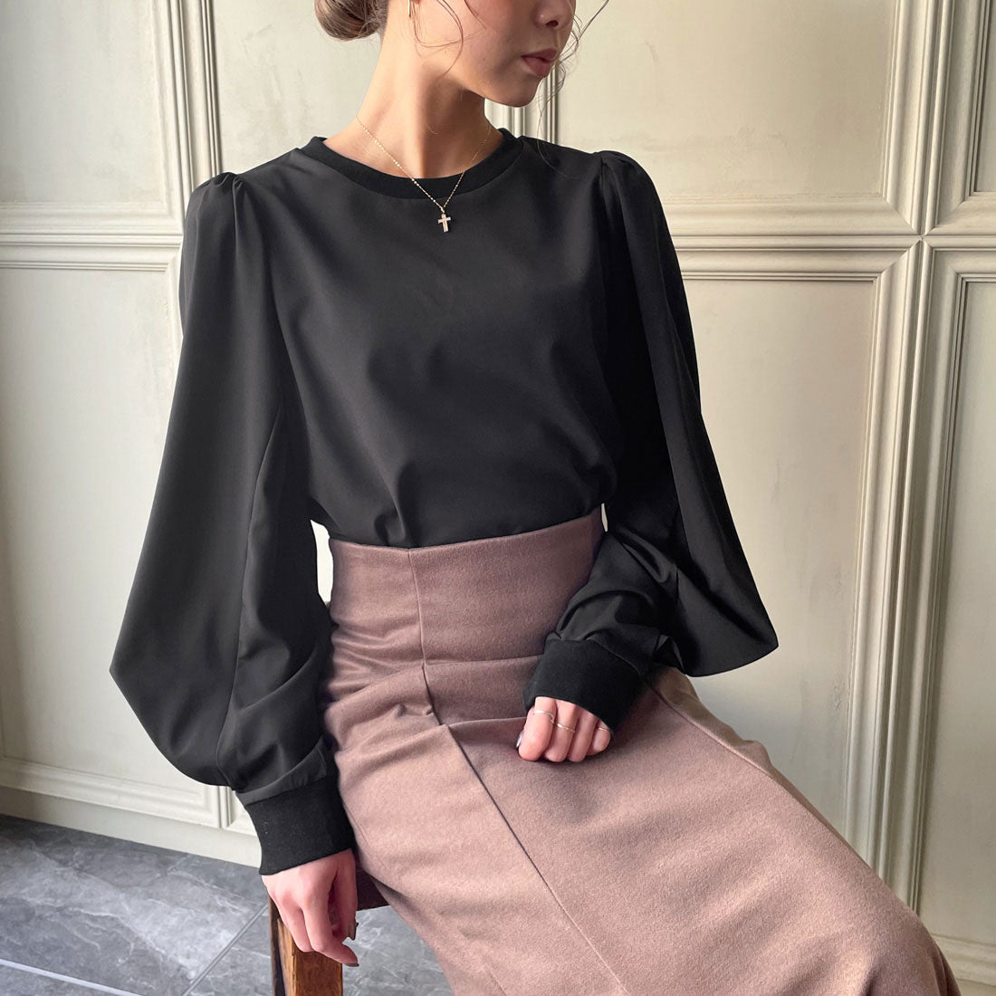 ジュノア JUNOAH パフスリーブボリューム長袖ブラウス （ブラック） ブラック