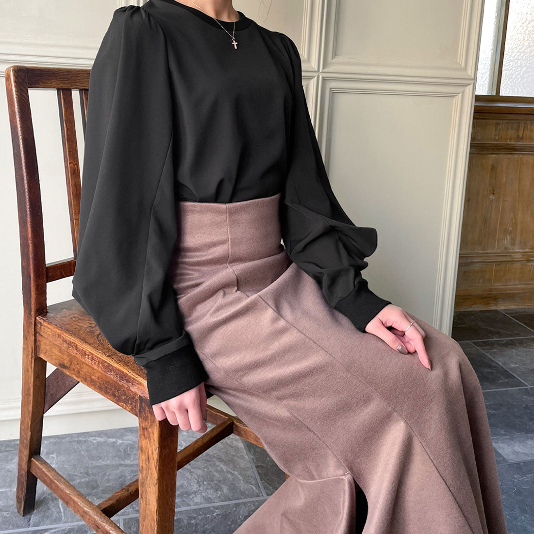 ジュノア JUNOAH パフスリーブボリューム長袖ブラウス （ブラック） ブラック