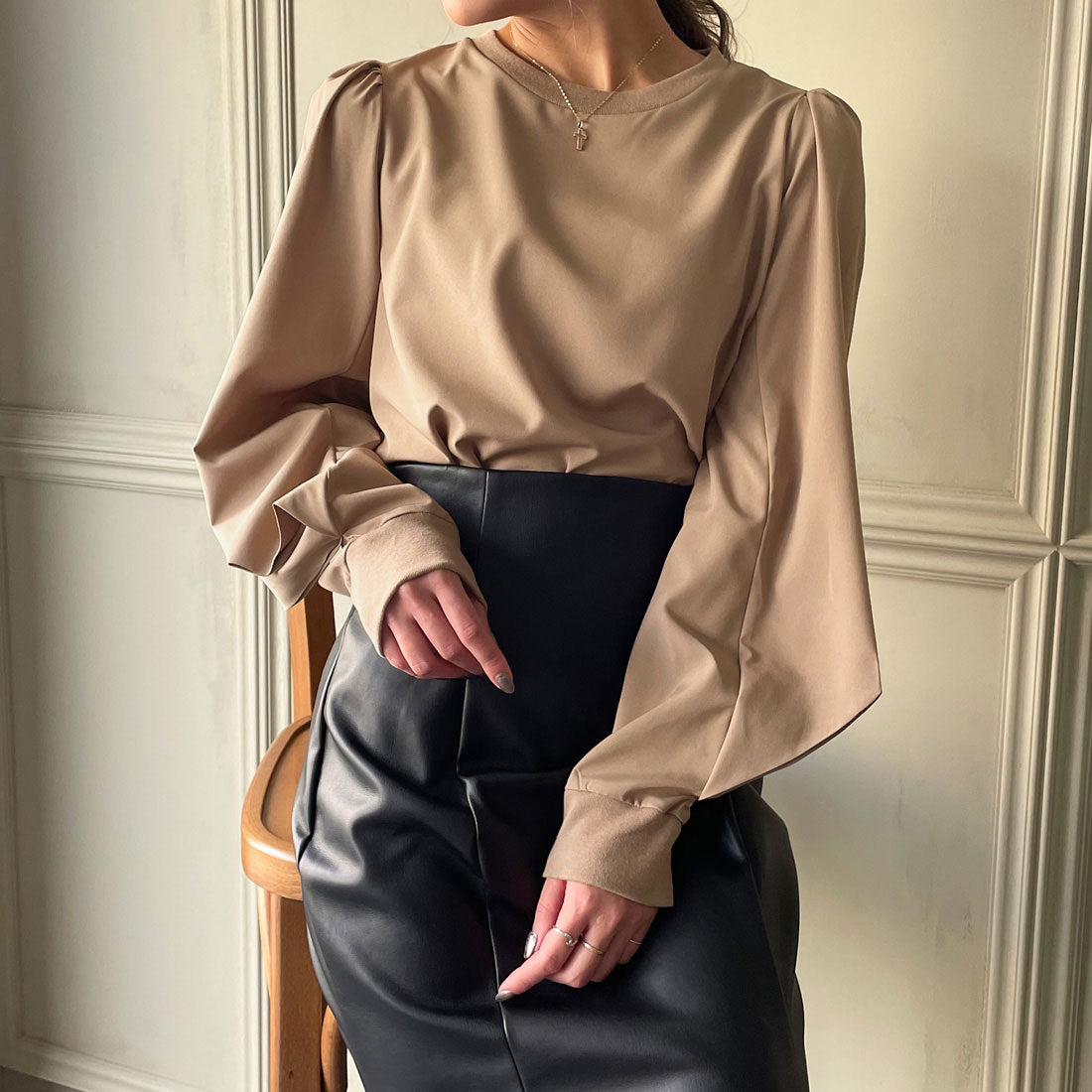 ジュノア JUNOAH パフスリーブボリューム長袖ブラウス （ベージュ） ベージュ