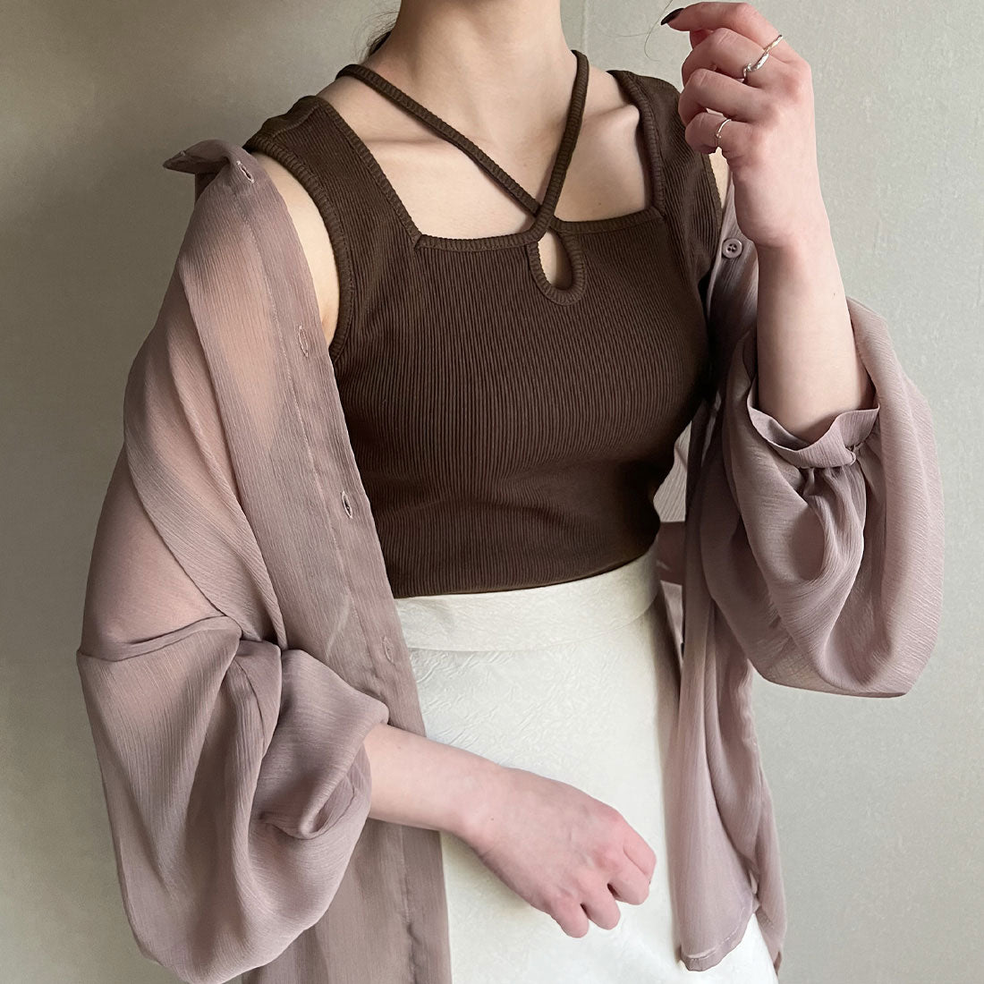 ジュノア JUNOAH クロスネックリブタンクトップ,ブラウン