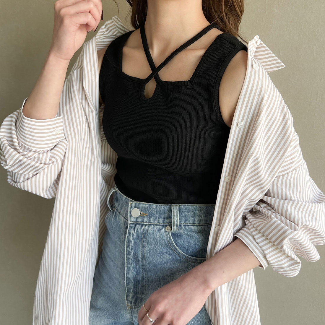 ジュノア JUNOAH クロスネックリブタンクトップ