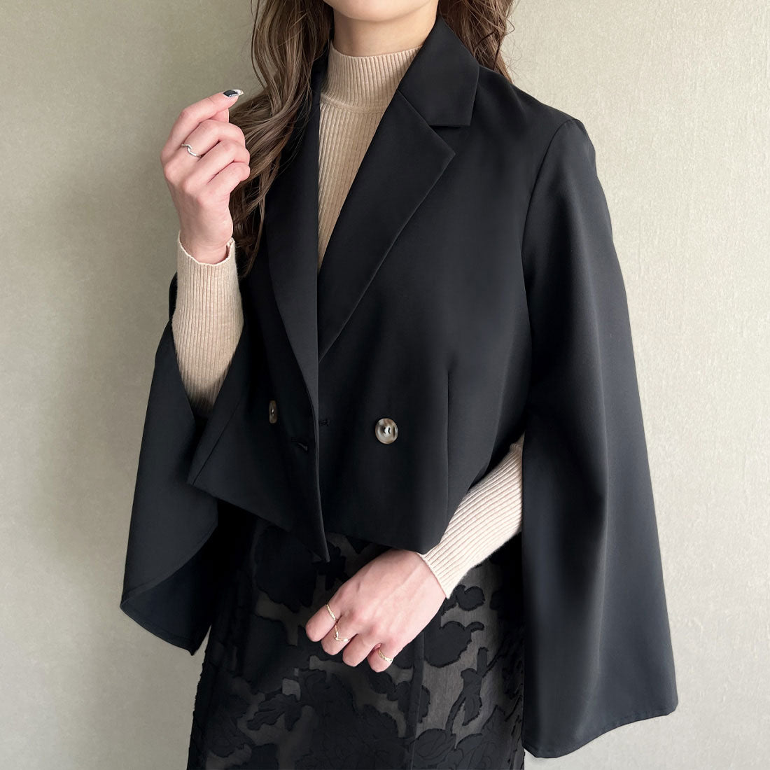 Junoah JUNOAH 2way slit sleeve short tailored jacket