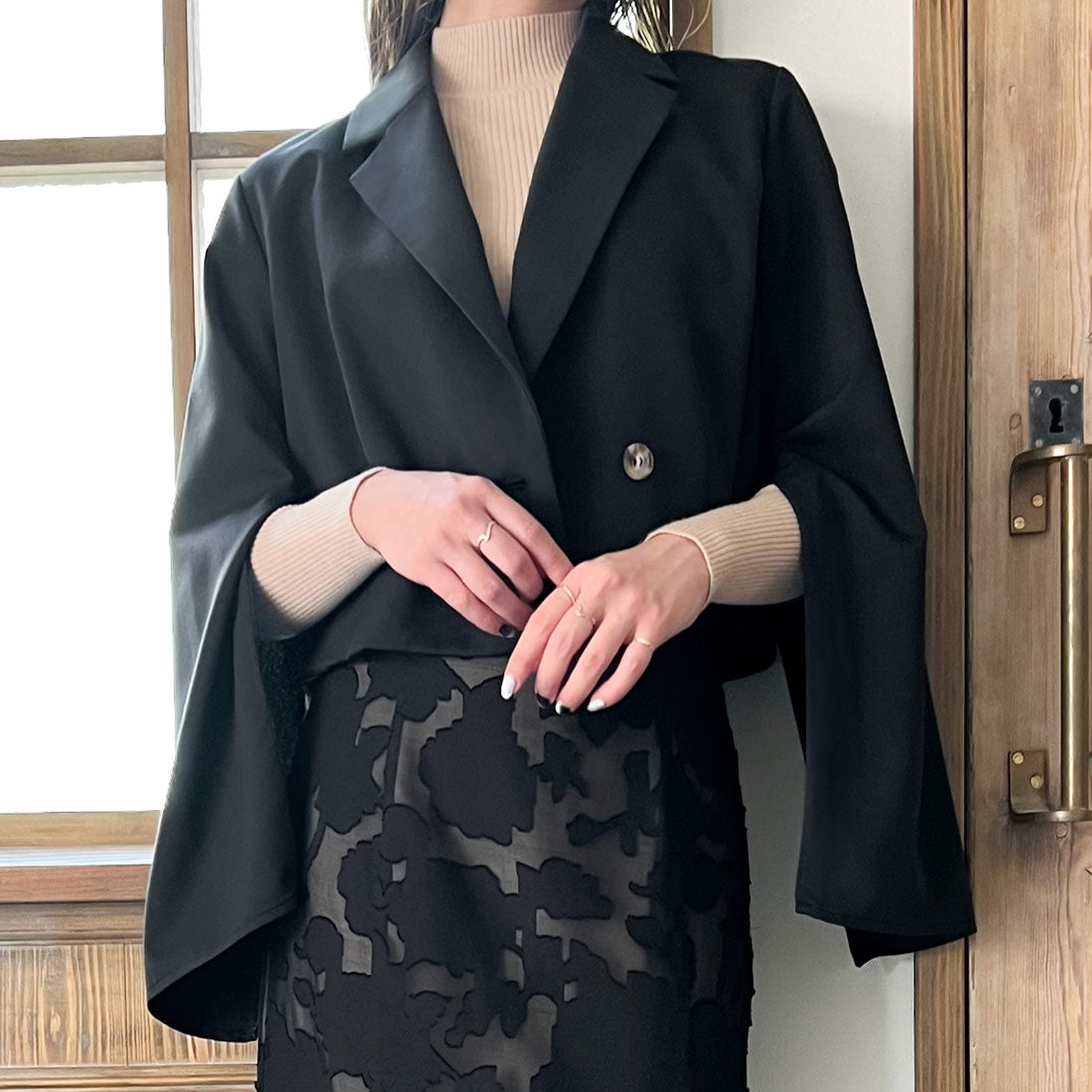 Junoah JUNOAH 2way slit sleeve short tailored jacket