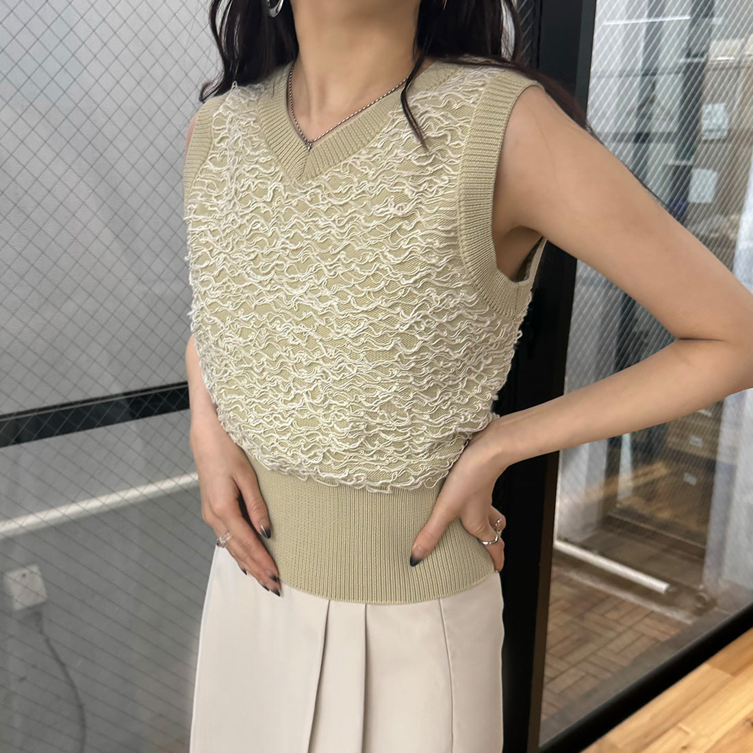ジュノア JUNOAH ループヤーンニットベスト,アイボリー