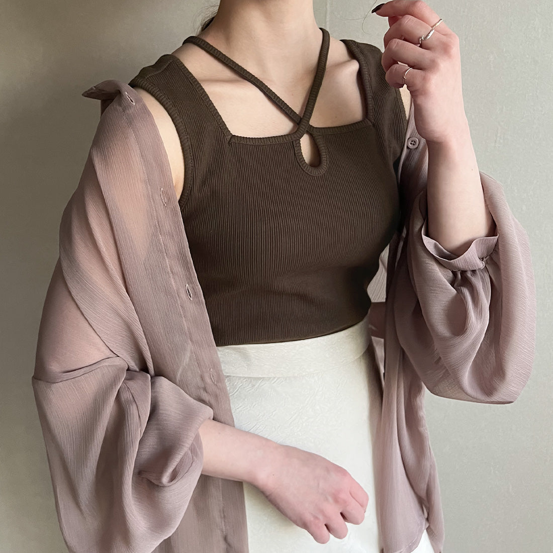 ジュノア JUNOAH クロスネックリブタンクトップ,ブラウン