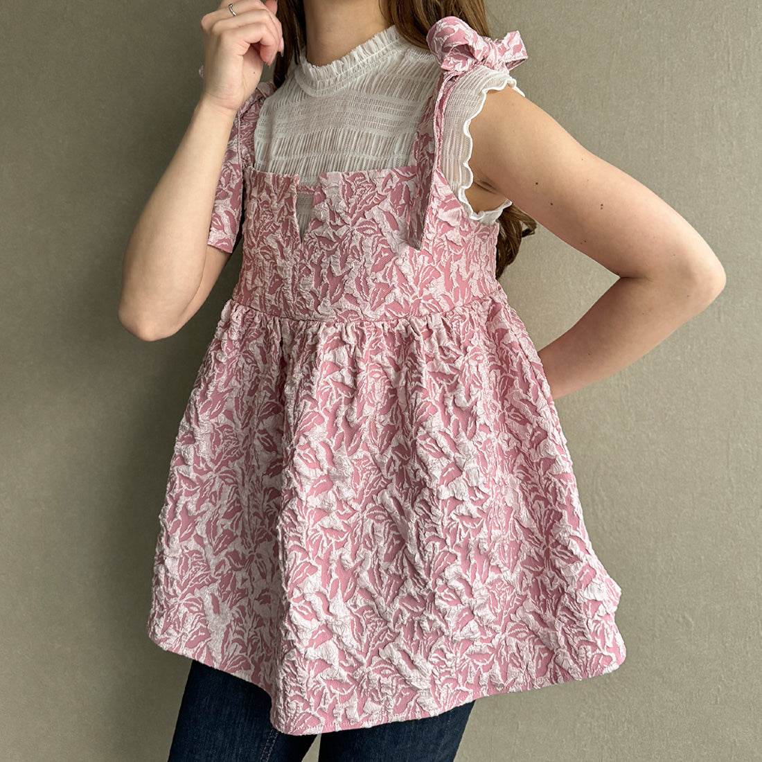 Junoah Junoah肩部絲帶Jacquard Camisole Baji Che