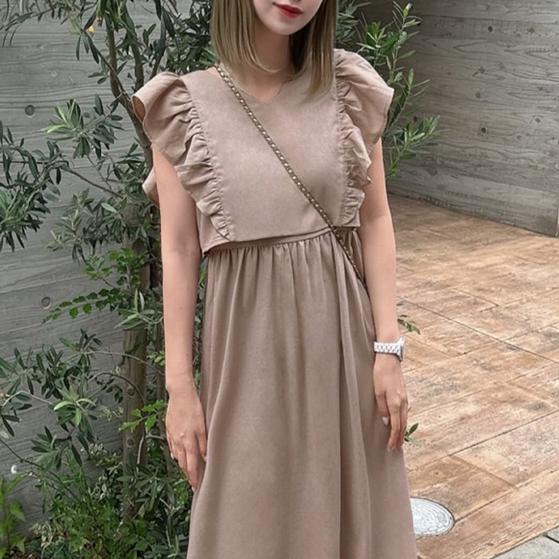 JUNOAH 亞麻混紡荷葉邊背心套裝吊帶連身裙