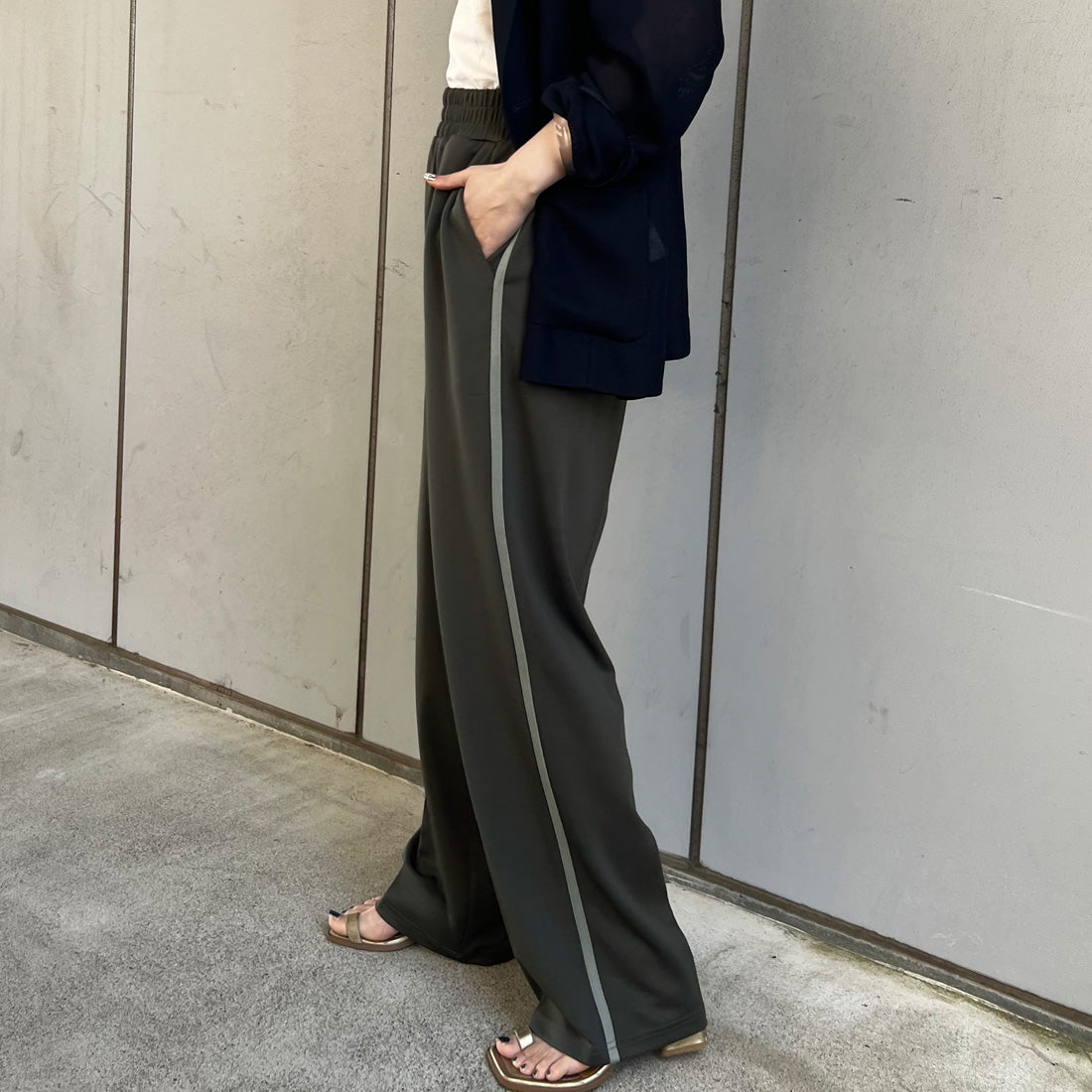 ジュノア JUNOAH サイドラインセンタープレスパンツ