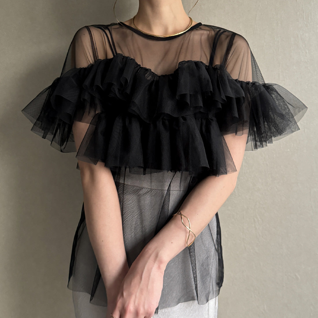 ジュノア JUNOAH 半袖フリルチュールトップス,ブラック