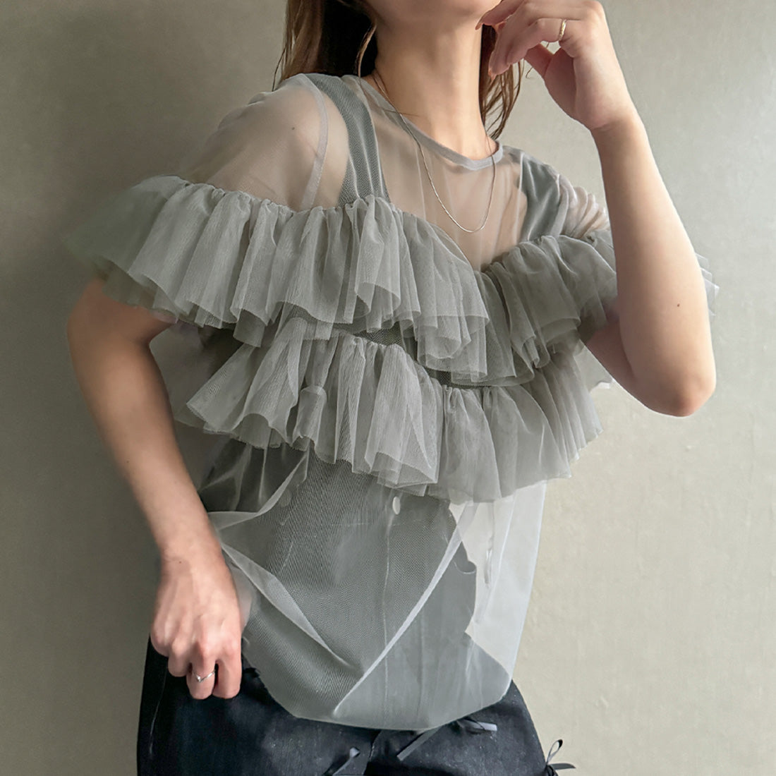 ジュノア JUNOAH 半袖フリルチュールトップス,ライトグレー