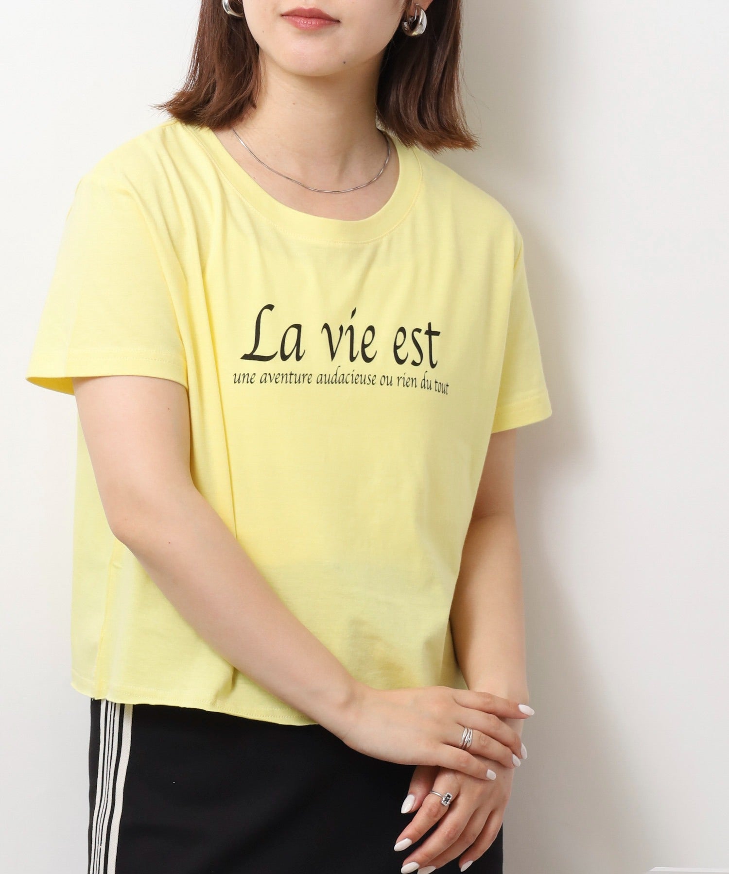 ジャングルジャロピー JUNGLE JALOPY ショート丈裾フリンジオーバサイズシルエットロゴプリントTシャツ レディース （CREAM1） CREAM1