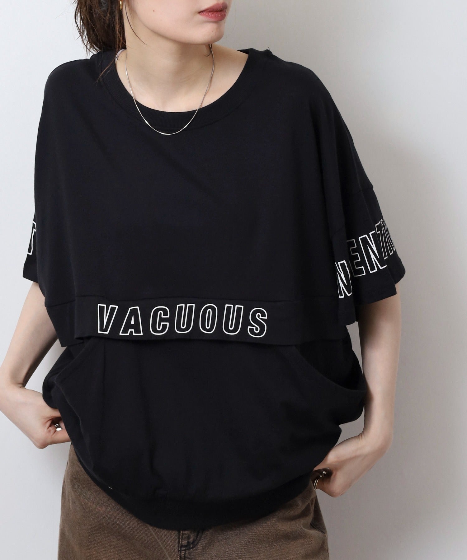 ジャングルジャロピー JUNGLE JALOPY ポケット付きオーバーサイズシルエットロゴプリントTシャツ レディース （BLACK） BLACK