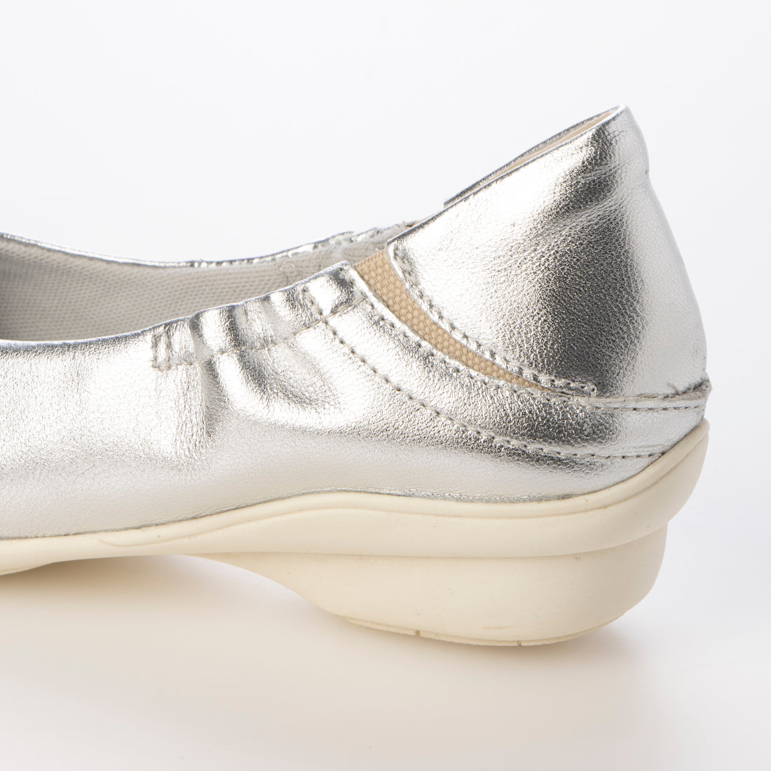 Kobe Oasis Genuine Leather Wide V-Cut Flat Shoes