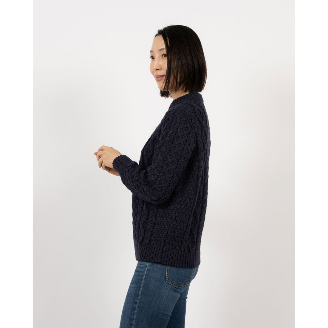 ケリーウーレンミルズ Kerry Woollen Mills KW018-003 Aran Cable_Crew Neck LITE