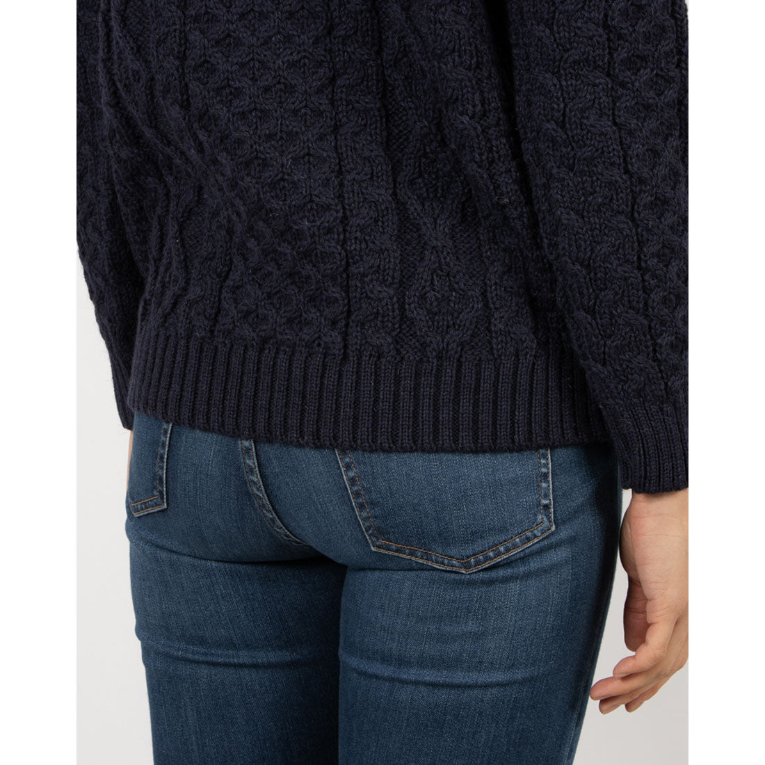 ケリーウーレンミルズ Kerry Woollen Mills KW018-003 Aran Cable_Crew Neck LITE
