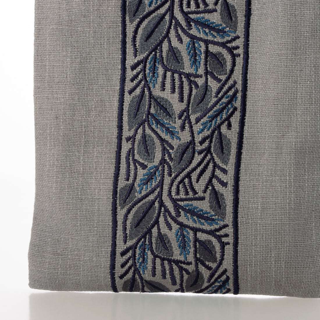 卡卡 KANKAN 蝴蝶結刺繡平肩包