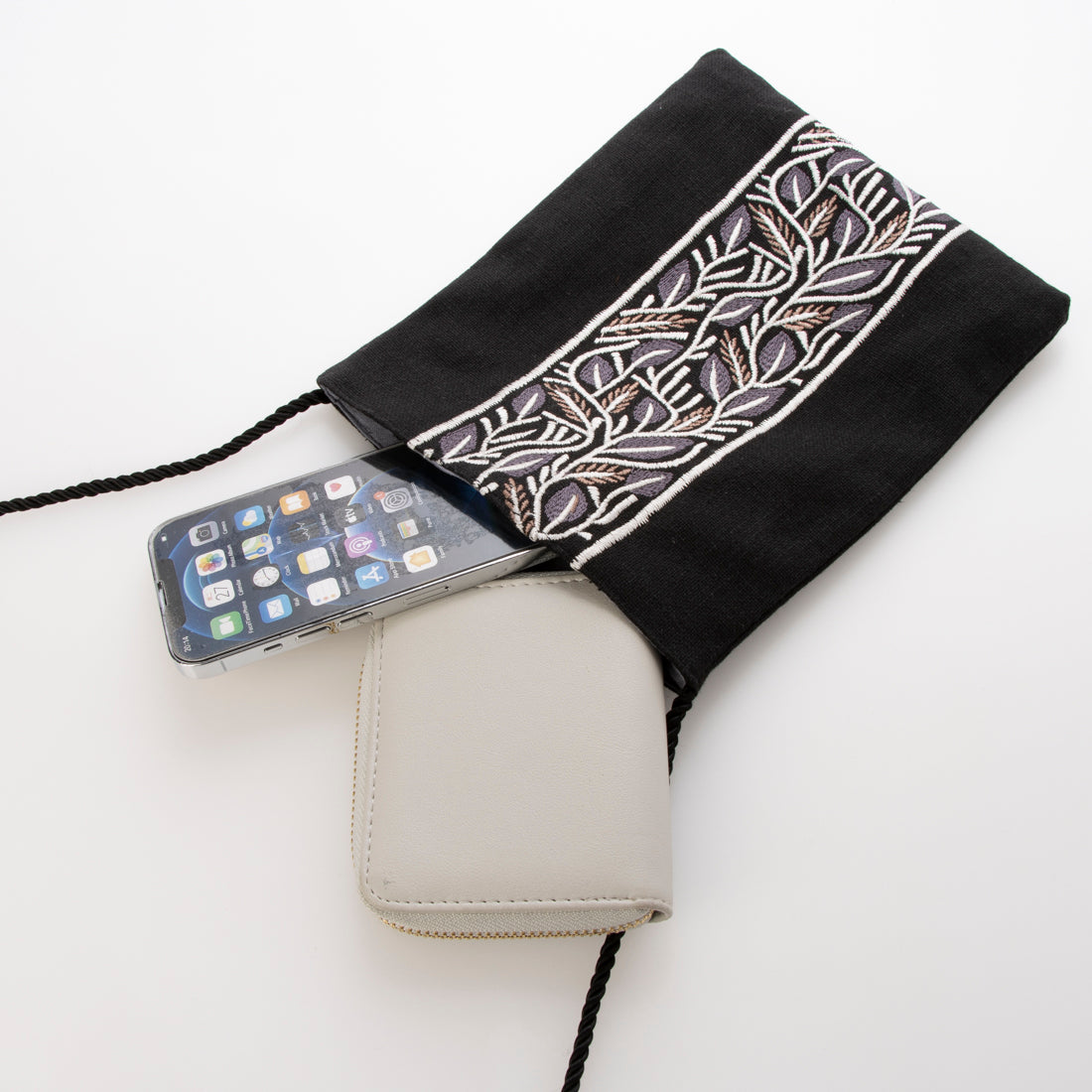 卡卡 KANKAN 蝴蝶結刺繡平肩包