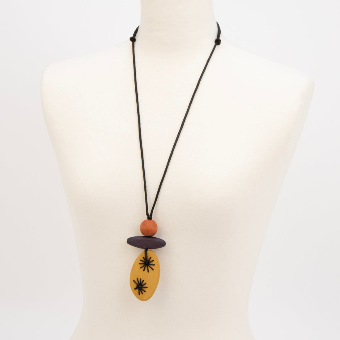 KANKAN Wood Flower Stitch Necklace