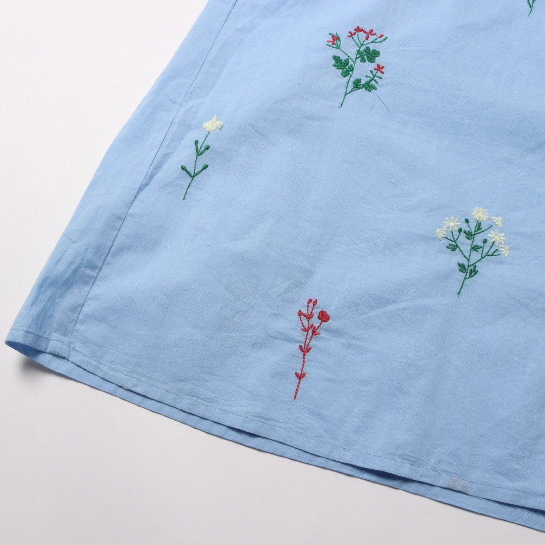 カンカン KANKAN 花トンボ刺繍コットンブラウス （ブルー） ブルー