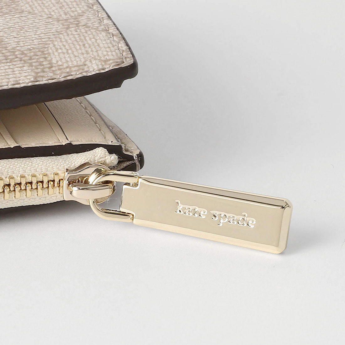 ケイトスペードニューヨーク kate spade new york 2つ折り財布 スペード フラワー スモールL ジップウォレット KK894 250 DARK BEIGE MULTI （ダークベージュマルチ） ダークベージュマルチ