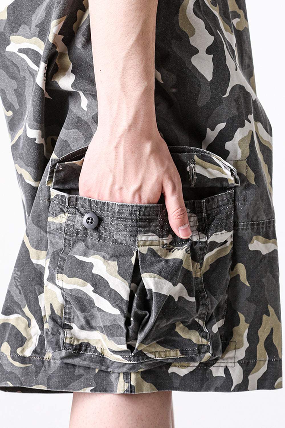 カミヤ KAMIYA Camouflage Wash Cargo Bermuda Pants （BEIGE） BEIGE