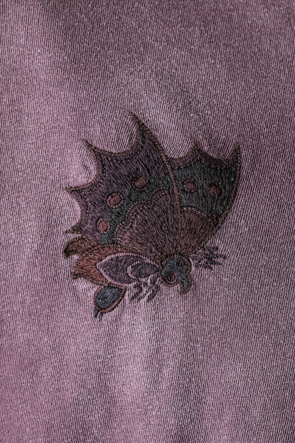カミヤ KAMIYA “AGEHA” Embroidery Distressed Tee （BROWN） BROWN